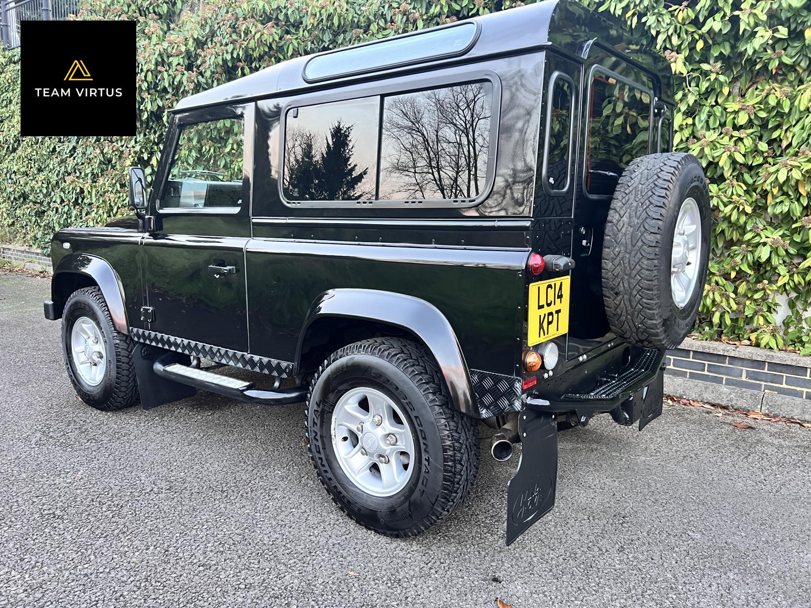 Land Rover Defender 90 2.2 TDCi XS Hard Top SUV 3dr Diesel Manual 4WD SWB Euro 5 (122 ps)