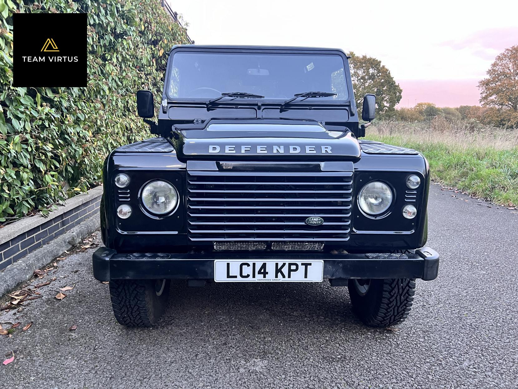 Land Rover Defender 90 2.2 TDCi XS Hard Top SUV 3dr Diesel Manual 4WD SWB Euro 5 (122 ps)