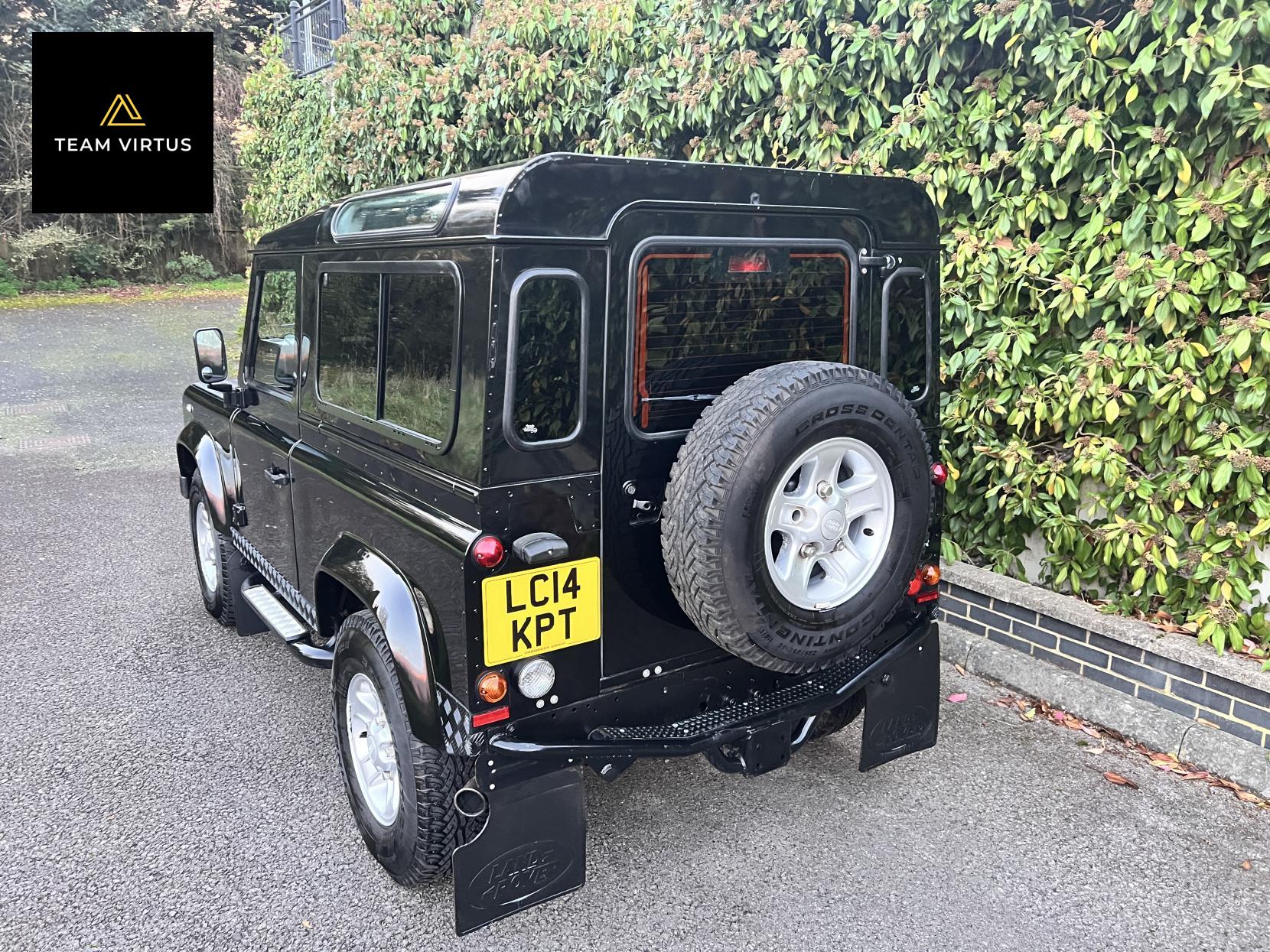 Land Rover Defender 90 2.2 TDCi XS Hard Top SUV 3dr Diesel Manual 4WD SWB Euro 5 (122 ps)