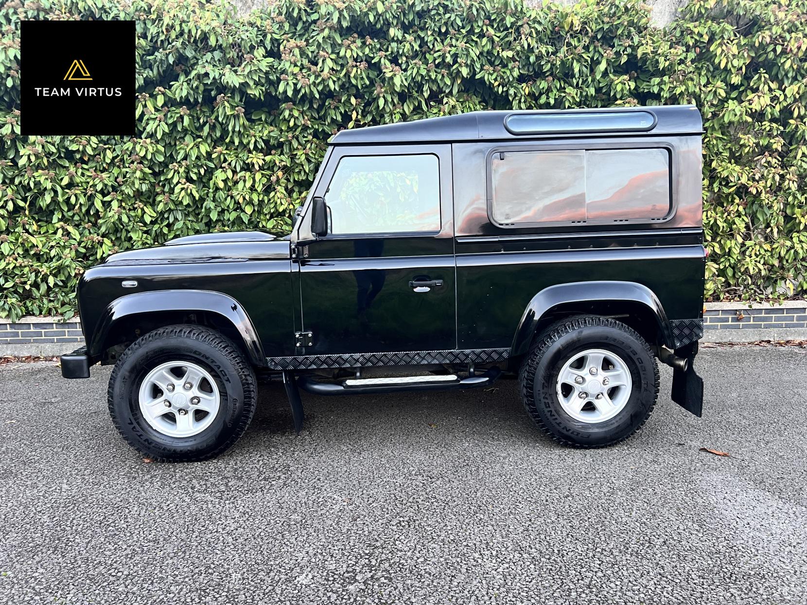 Land Rover Defender 90 2.2 TDCi XS Hard Top SUV 3dr Diesel Manual 4WD SWB Euro 5 (122 ps)