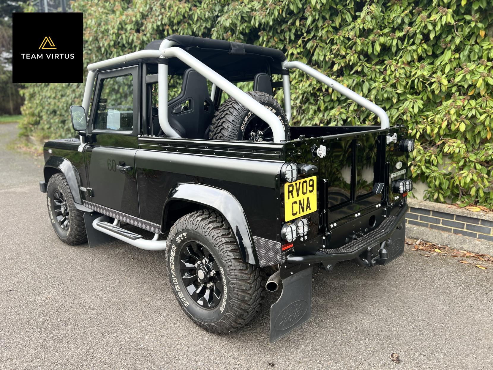 Land Rover Defender 90 2.4 TDCi Pickup 2dr Diesel Manual 4WD SWB Euro 4 (122 bhp)