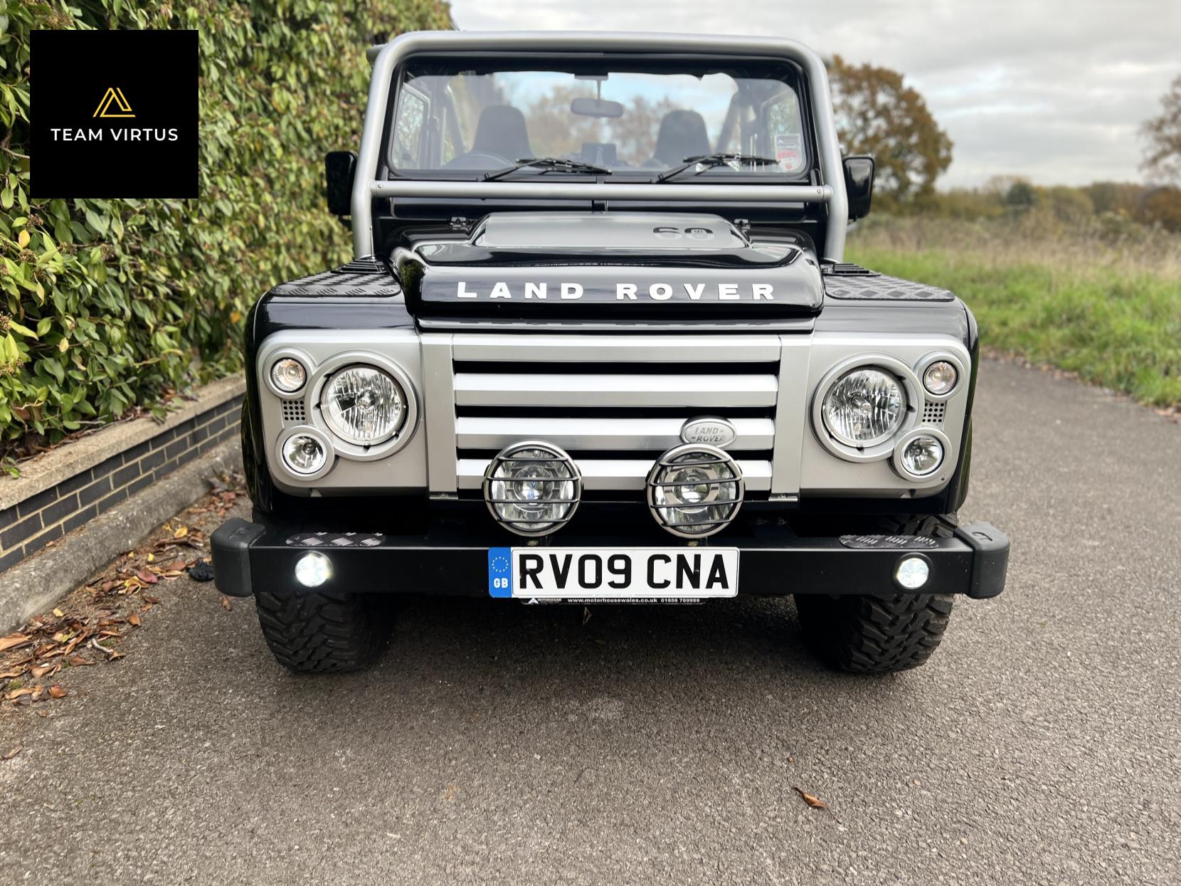 Land Rover Defender 90 2.4 TDCi Pickup 2dr Diesel Manual 4WD SWB Euro 4 (122 bhp)