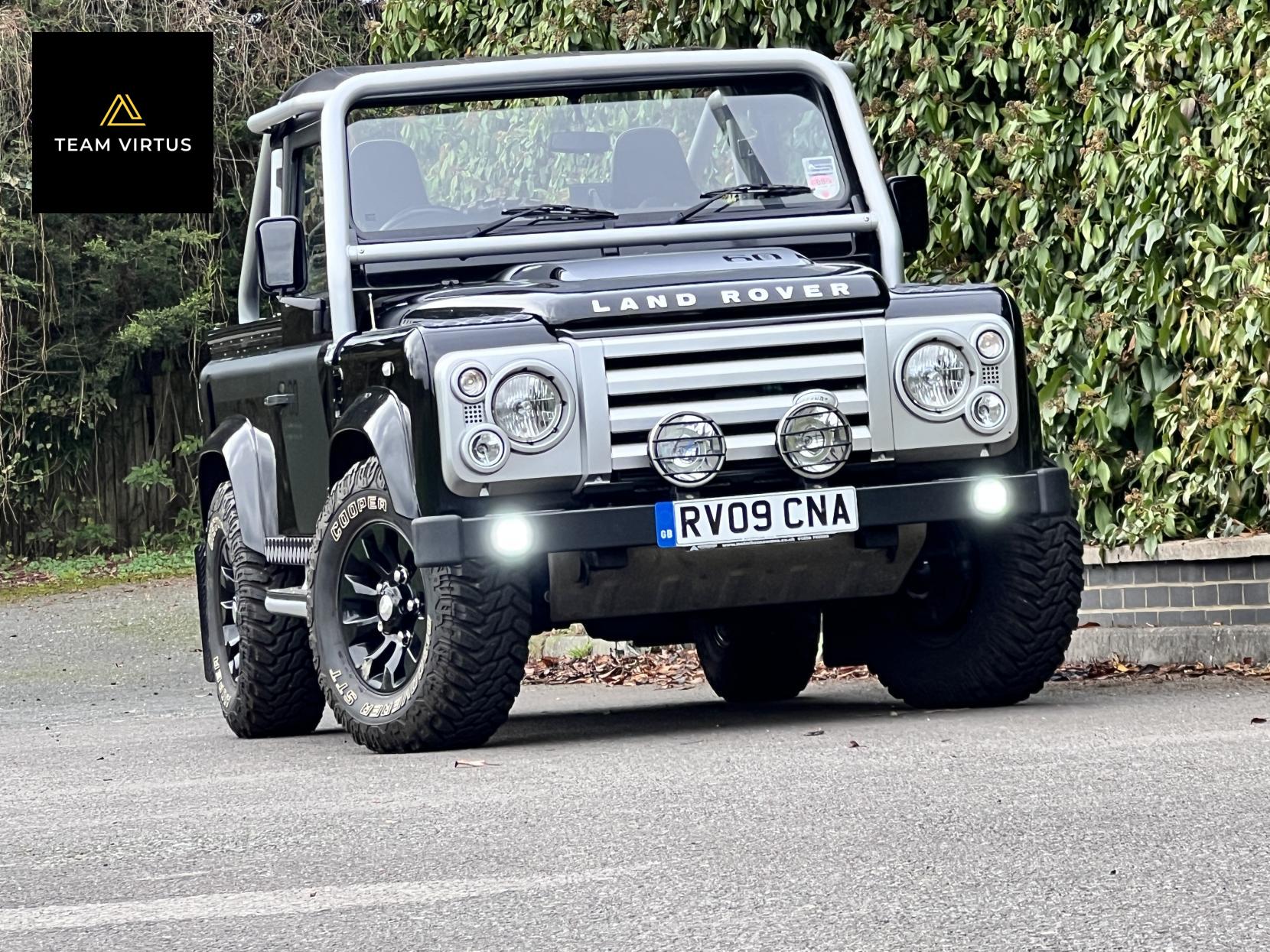 Land Rover Defender 90 2.4 TDCi Pickup 2dr Diesel Manual 4WD SWB Euro 4 (122 bhp)