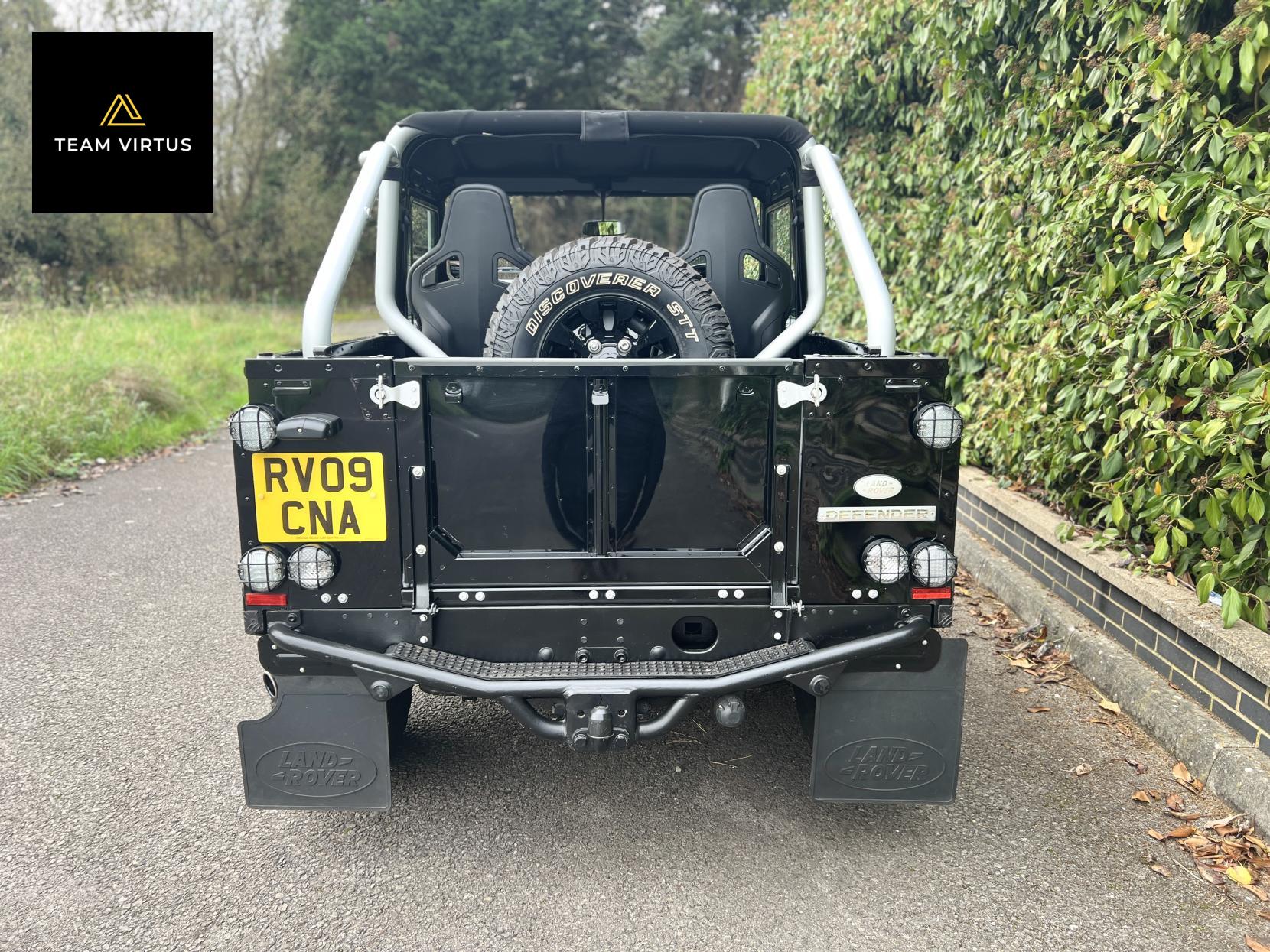 Land Rover Defender 90 2.4 TDCi Pickup 2dr Diesel Manual 4WD SWB Euro 4 (122 bhp)