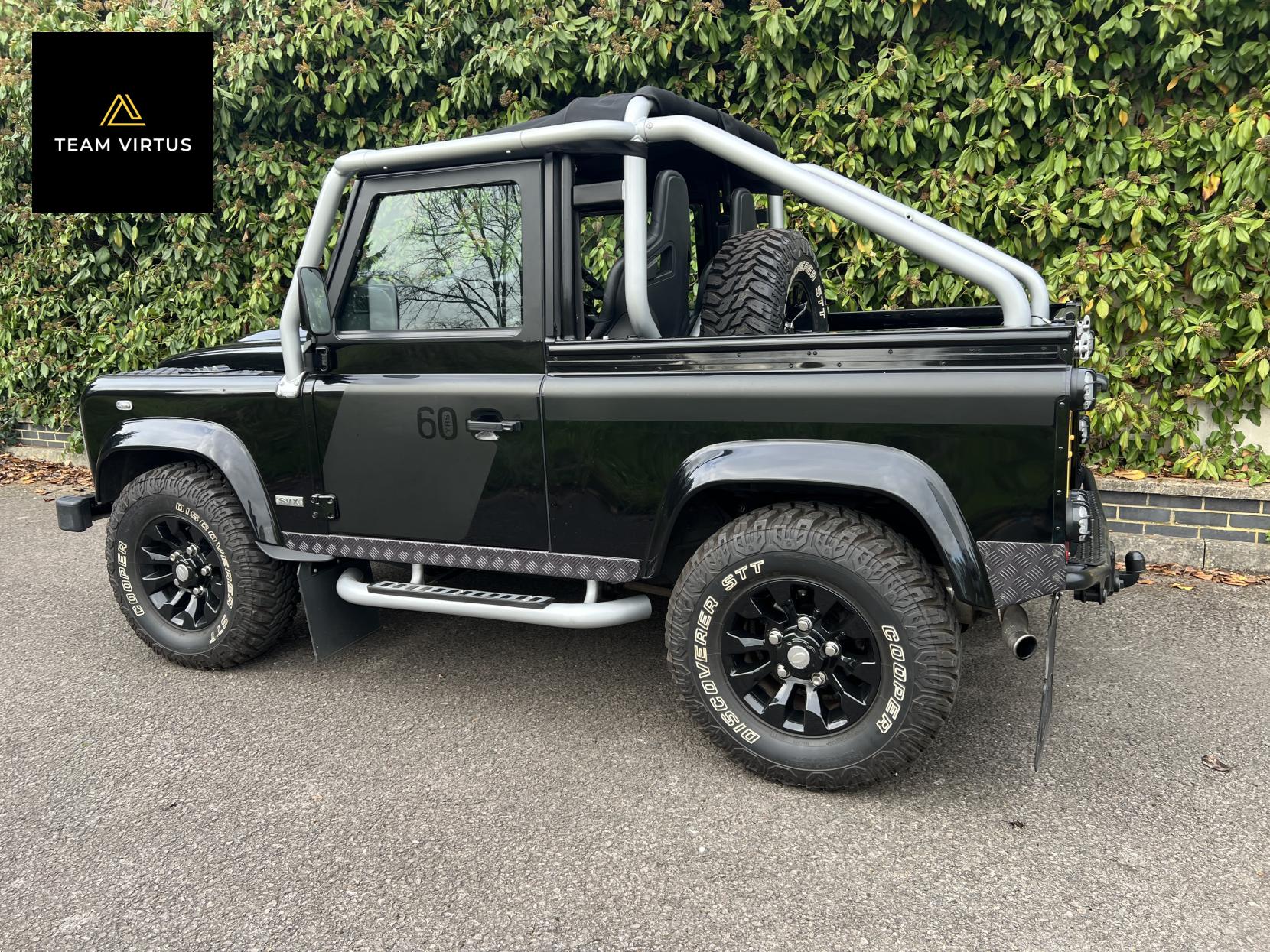 Land Rover Defender 90 2.4 TDCi Pickup 2dr Diesel Manual 4WD SWB Euro 4 (122 bhp)