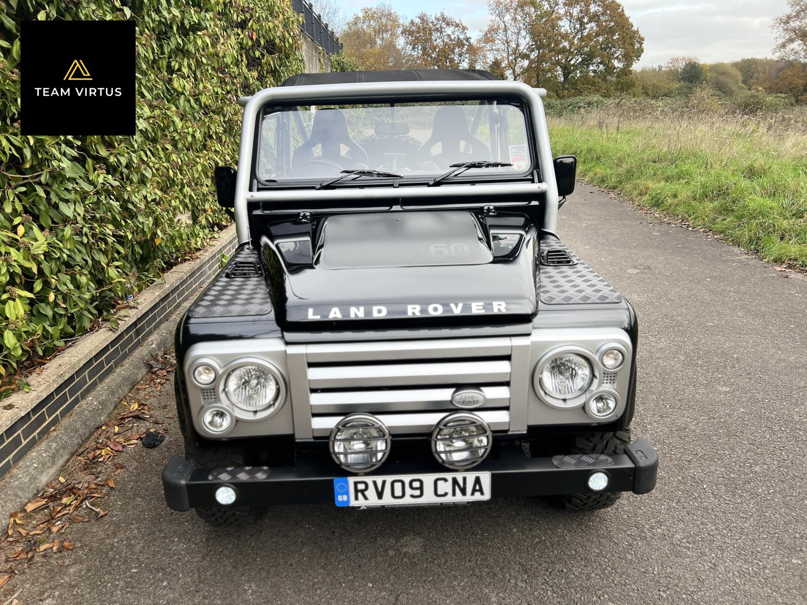 Land Rover Defender 90 2.4 TDCi Pickup 2dr Diesel Manual 4WD SWB Euro 4 (122 bhp)