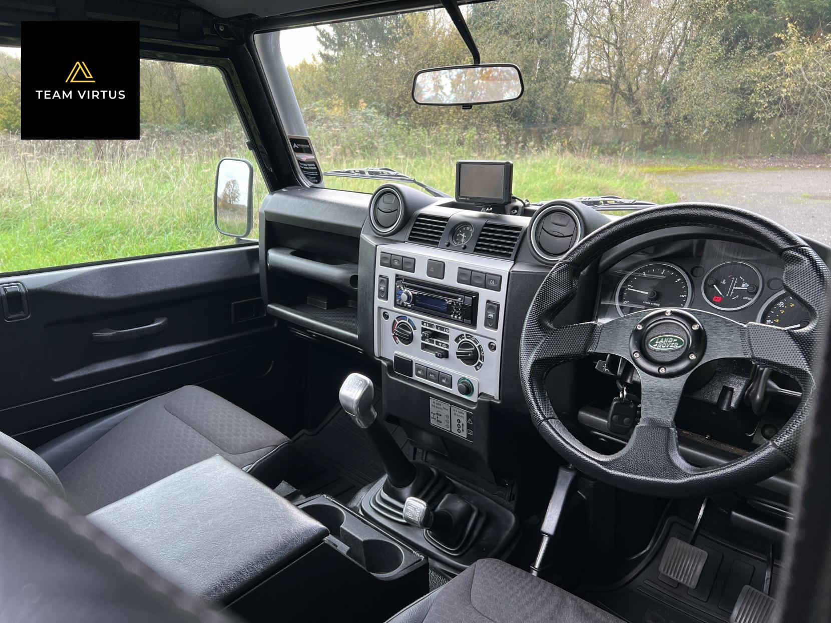 Land Rover Defender 90 2.4 TDCi Pickup 2dr Diesel Manual 4WD SWB Euro 4 (122 bhp)