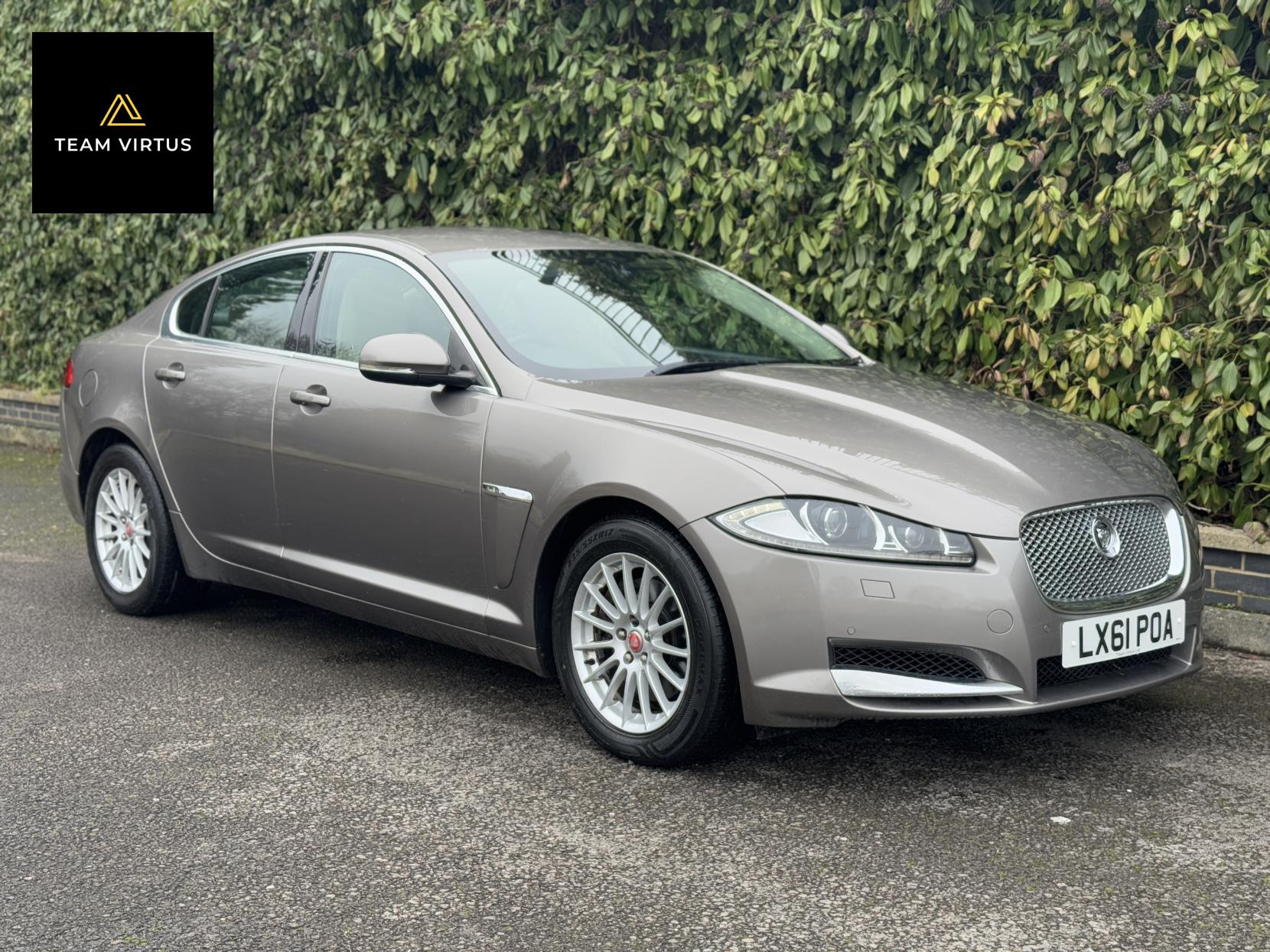 Jaguar XF 3.0d V6 Luxury Saloon 4dr Diesel Auto Euro 5 (240 ps)