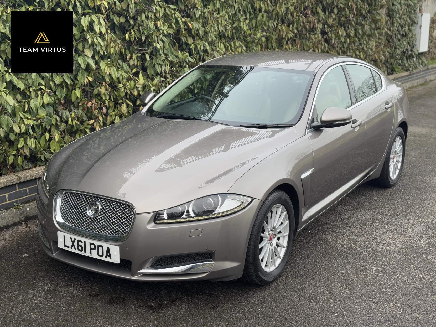 Jaguar XF 3.0d V6 Luxury Saloon 4dr Diesel Auto Euro 5 (240 ps)