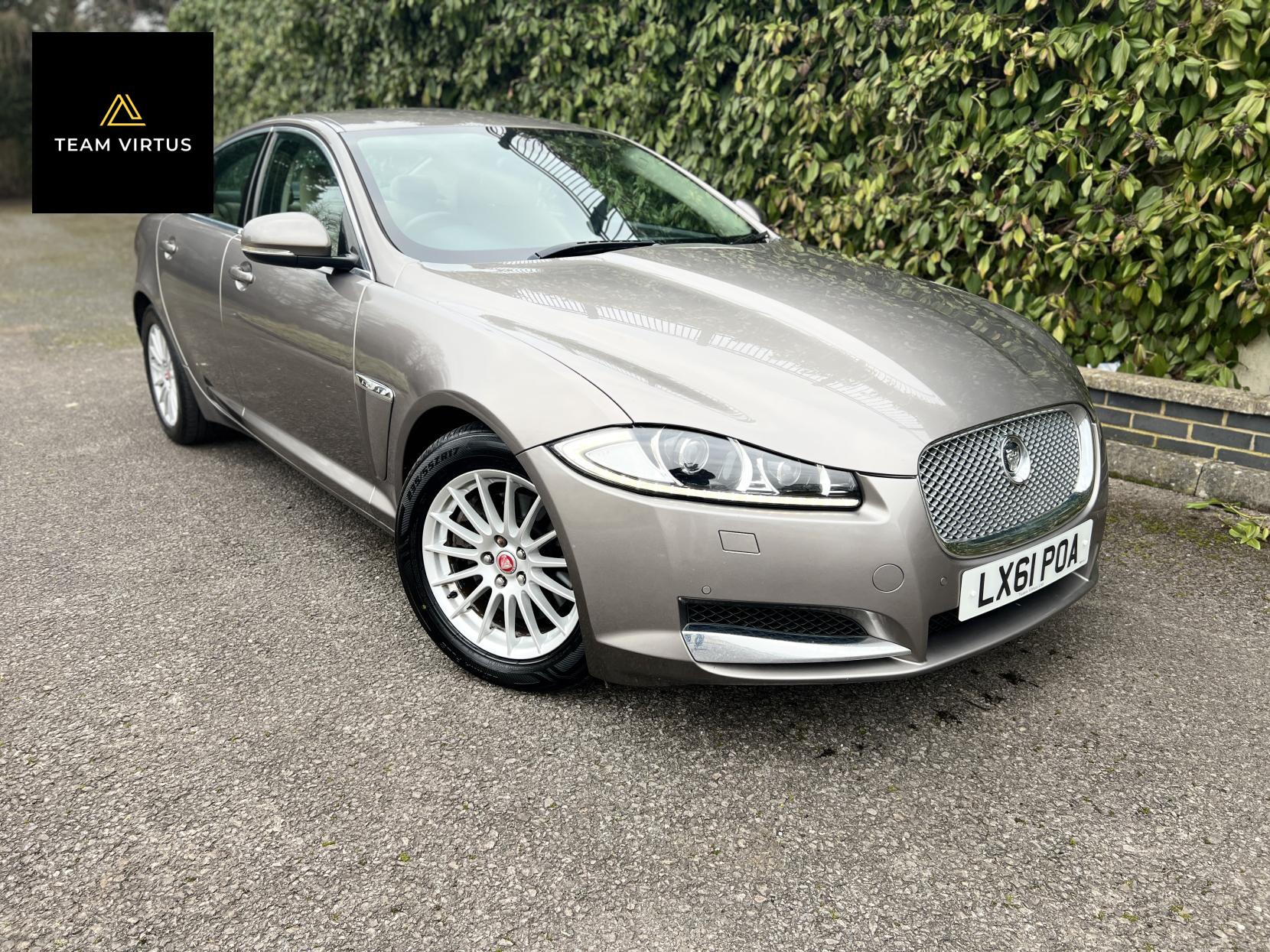 Jaguar XF 3.0d V6 Luxury Saloon 4dr Diesel Auto Euro 5 (240 ps)