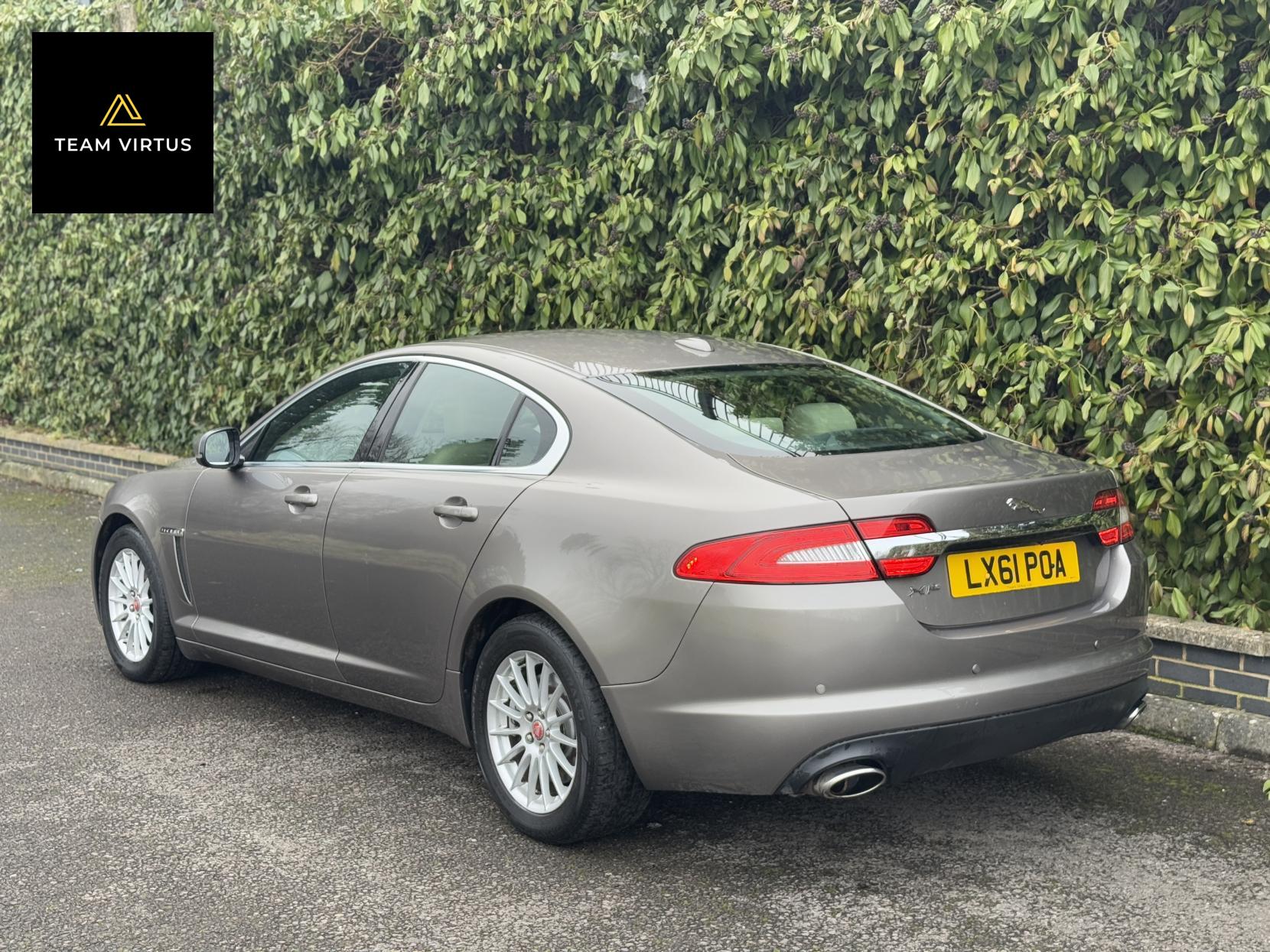 Jaguar XF 3.0d V6 Luxury Saloon 4dr Diesel Auto Euro 5 (240 ps)