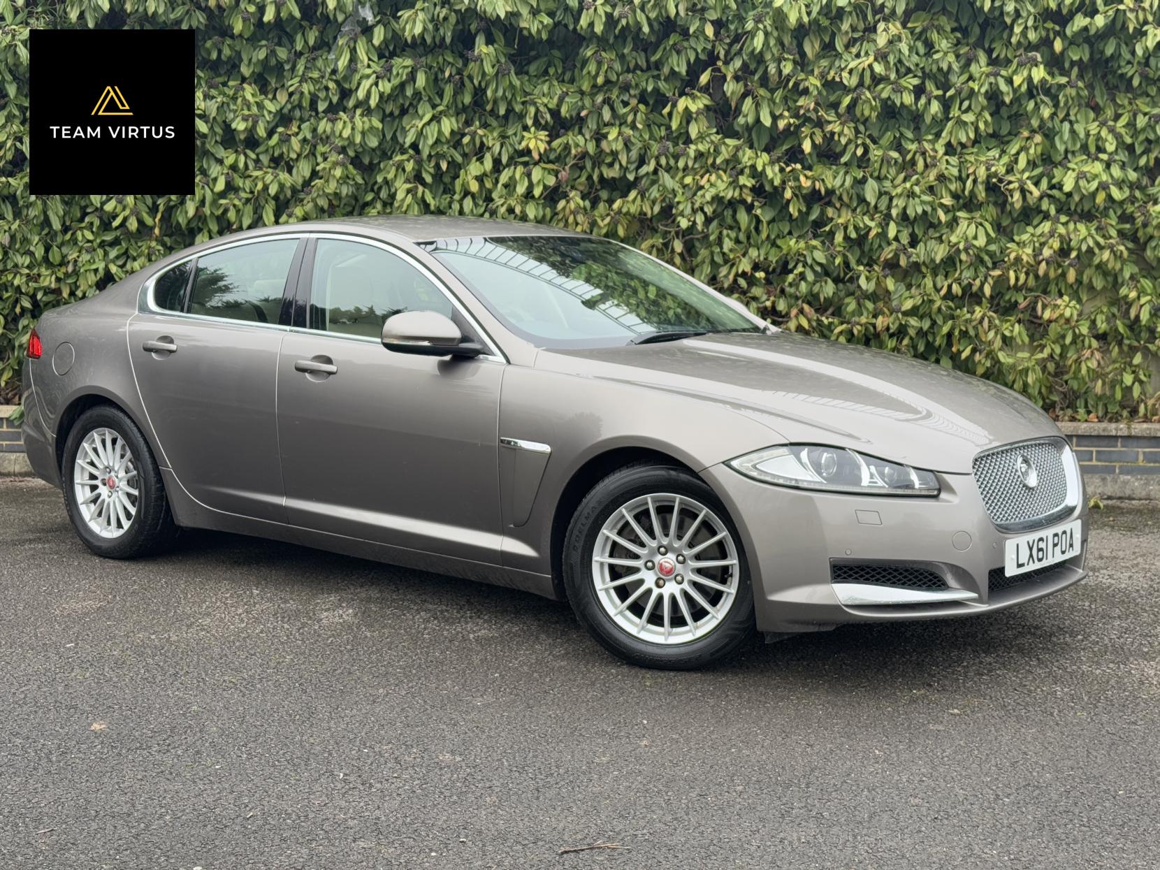 Jaguar XF 3.0d V6 Luxury Saloon 4dr Diesel Auto Euro 5 (240 ps)