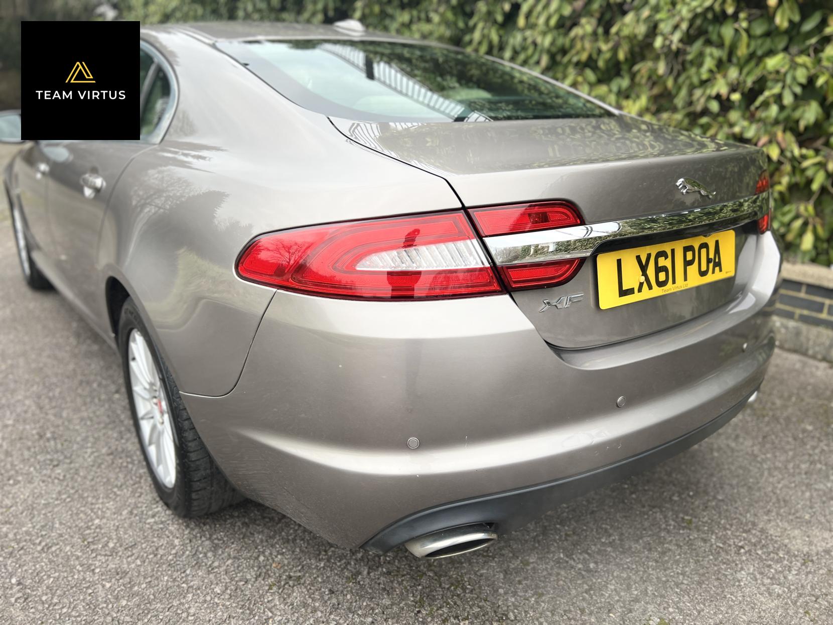 Jaguar XF 3.0d V6 Luxury Saloon 4dr Diesel Auto Euro 5 (240 ps)