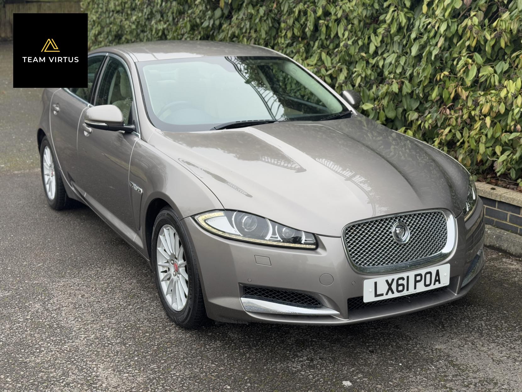 Jaguar XF 3.0d V6 Luxury Saloon 4dr Diesel Auto Euro 5 (240 ps)