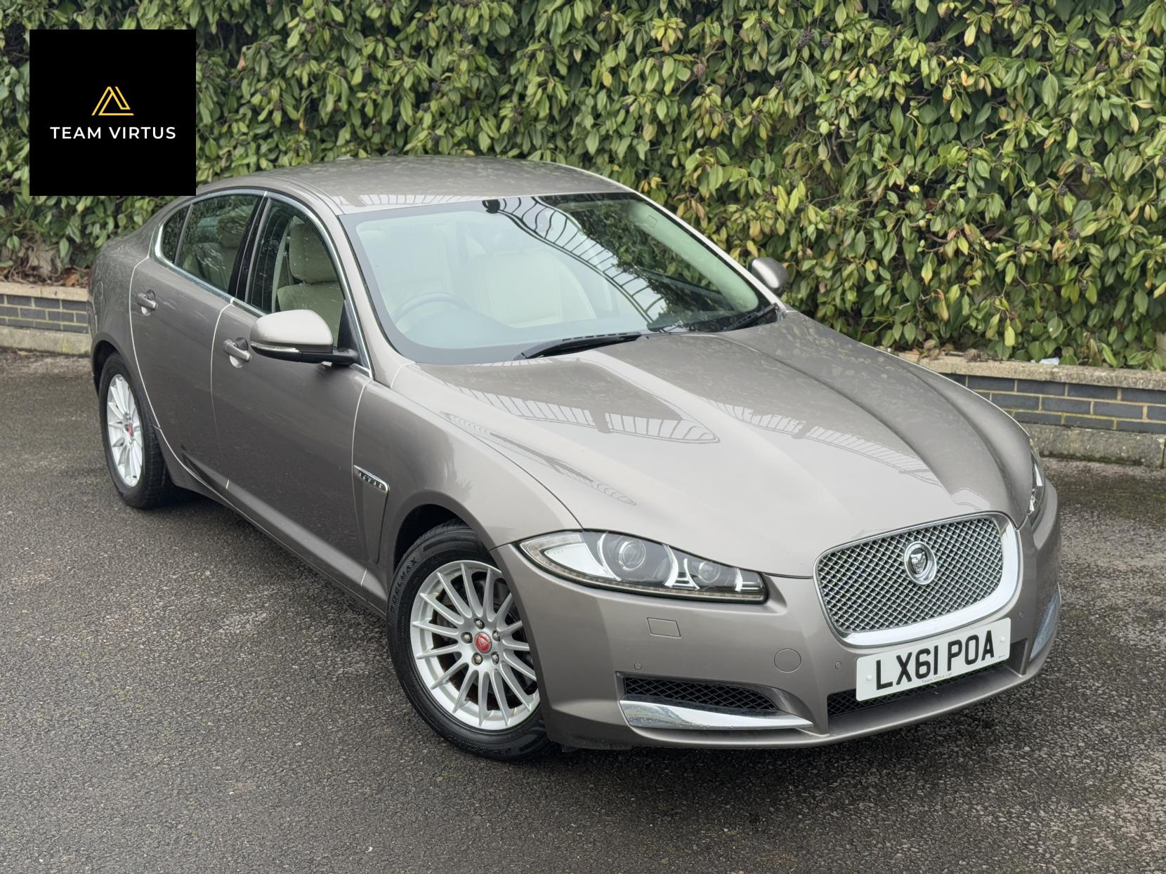 Jaguar XF 3.0d V6 Luxury Saloon 4dr Diesel Auto Euro 5 (240 ps)