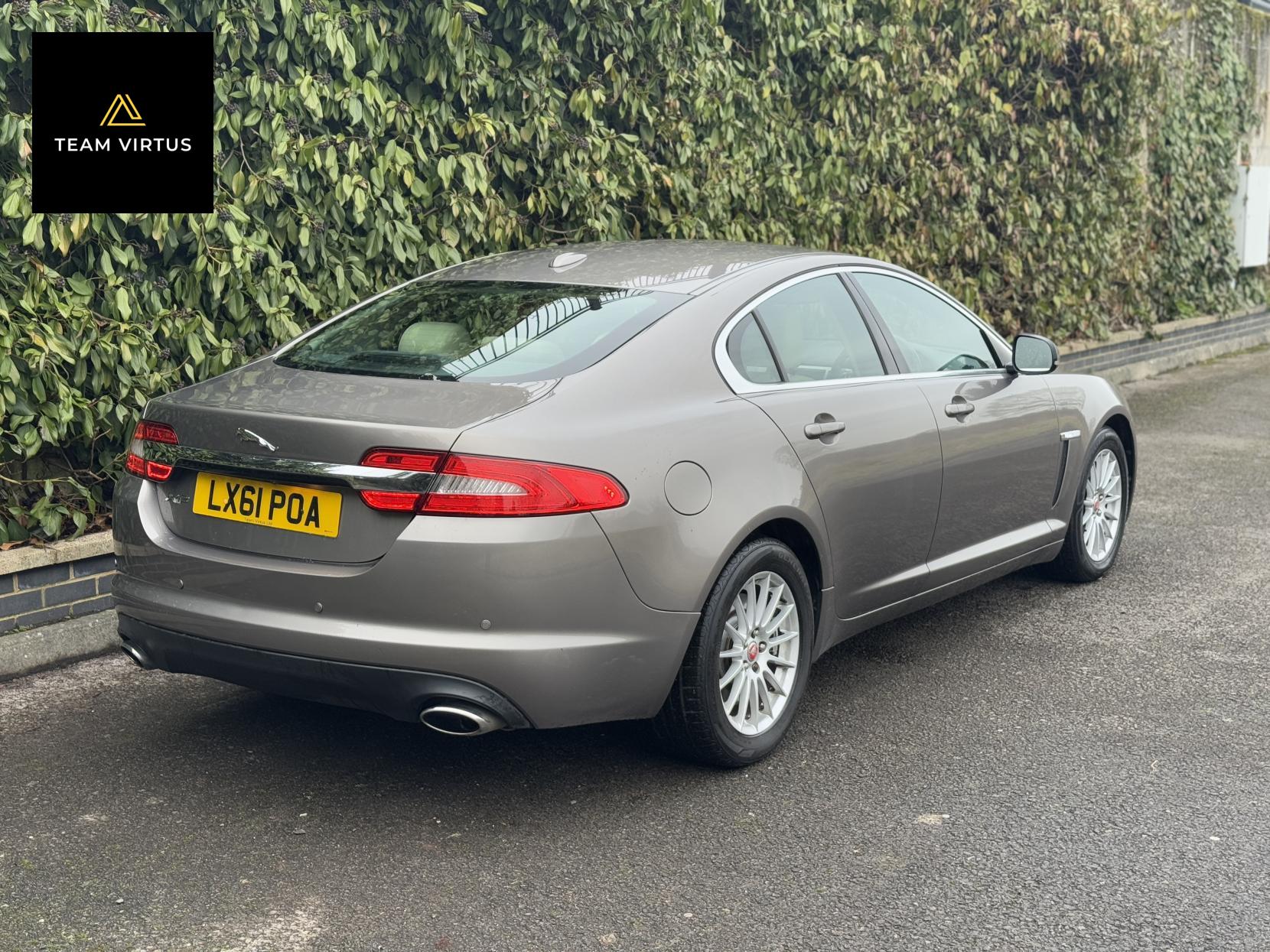 Jaguar XF 3.0d V6 Luxury Saloon 4dr Diesel Auto Euro 5 (240 ps)