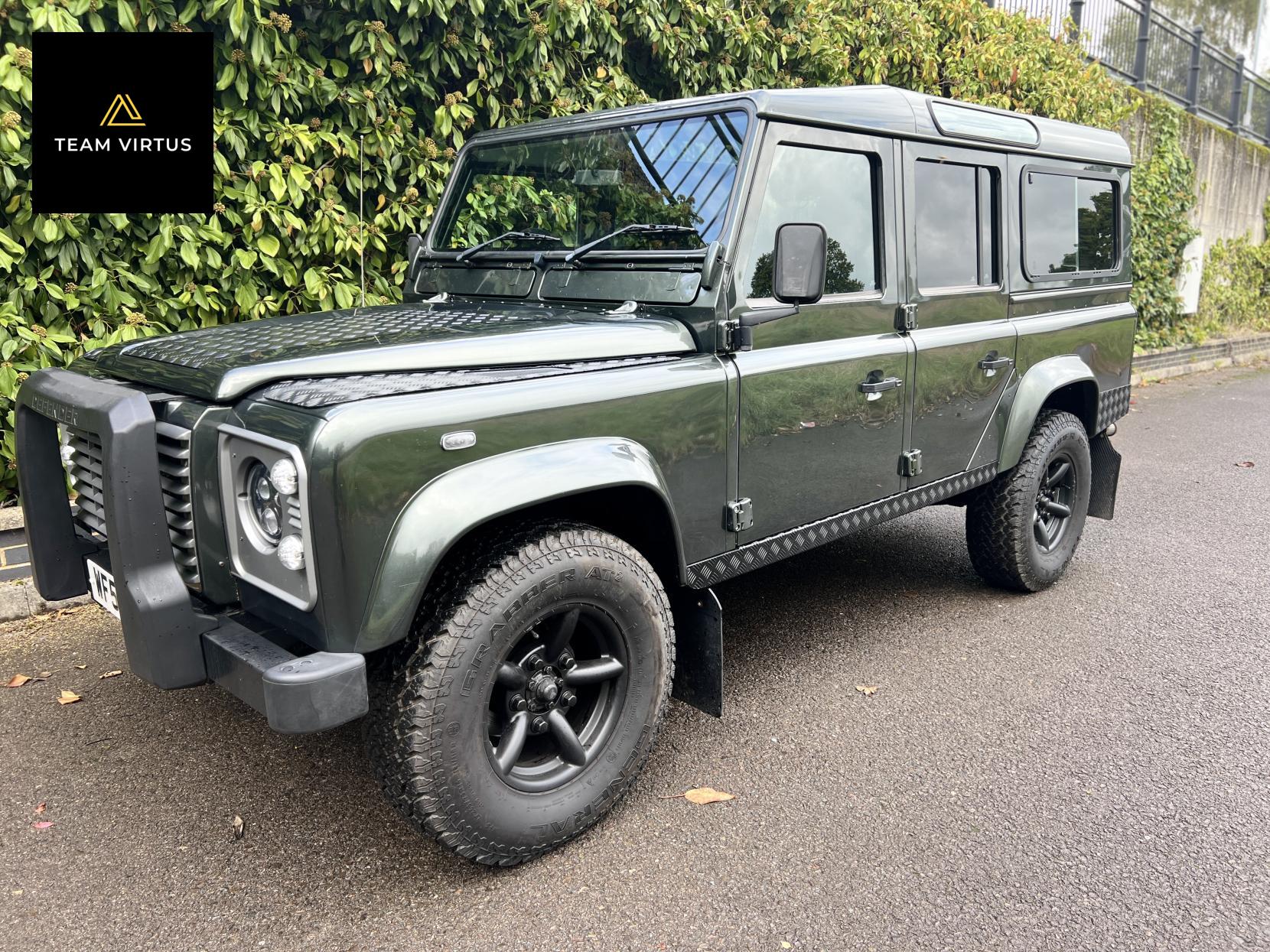 Land Rover Defender 110 2.5 TDi XS SUV Diesel Manual MWB (299 g/km, 120 bhp)