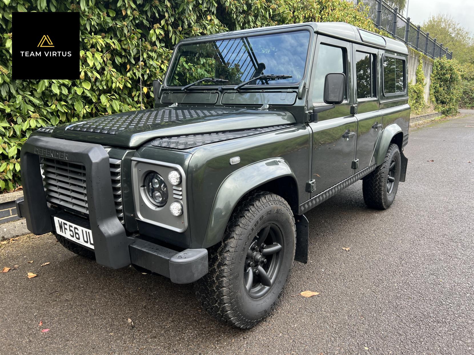 Land Rover Defender 110 2.5 TDi XS SUV Diesel Manual MWB (299 g/km, 120 bhp)