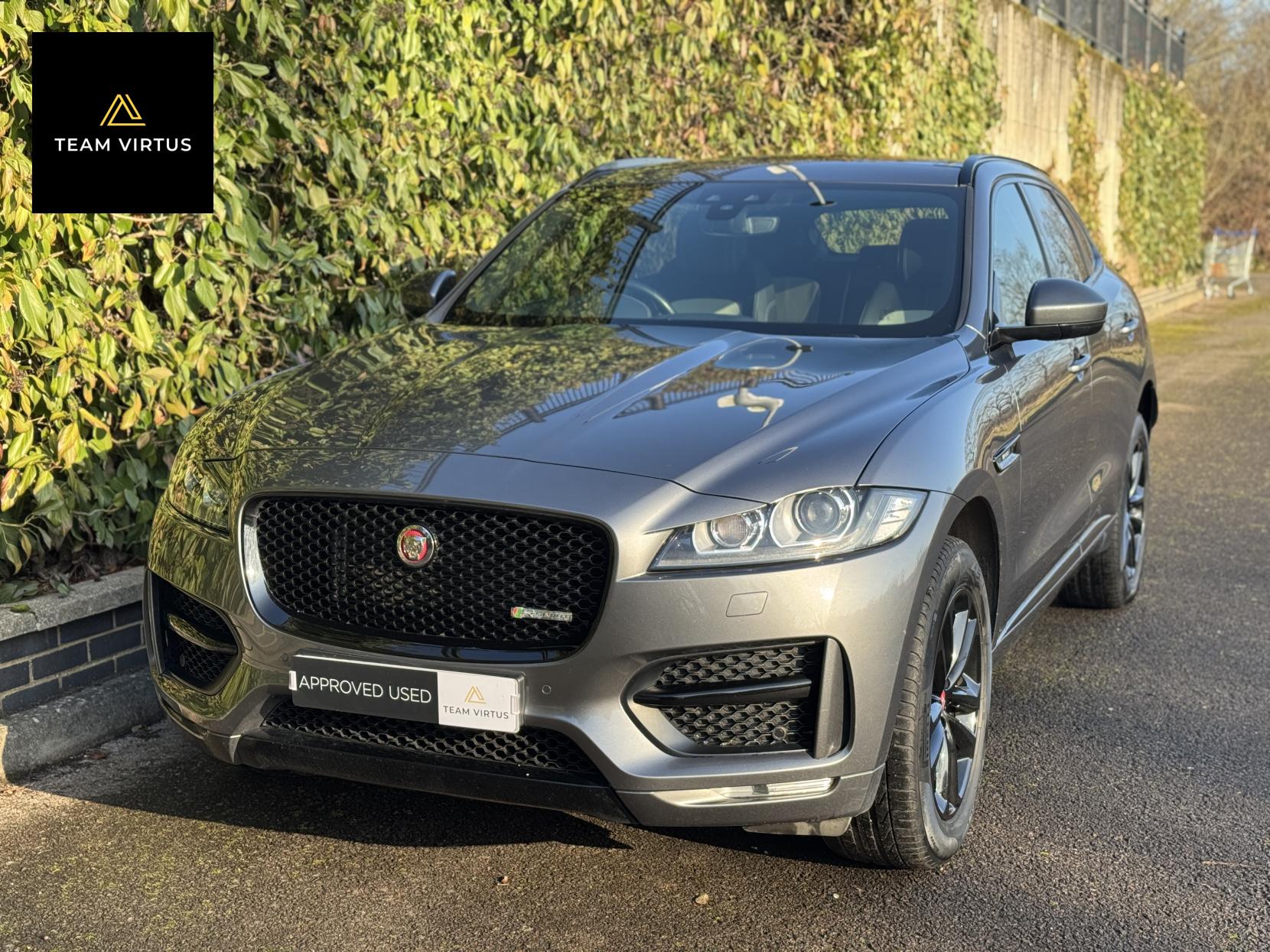 Jaguar F-PACE 2.0 P300 R-Sport SUV 5dr Petrol Auto AWD Euro 6 (s/s) (300 ps)