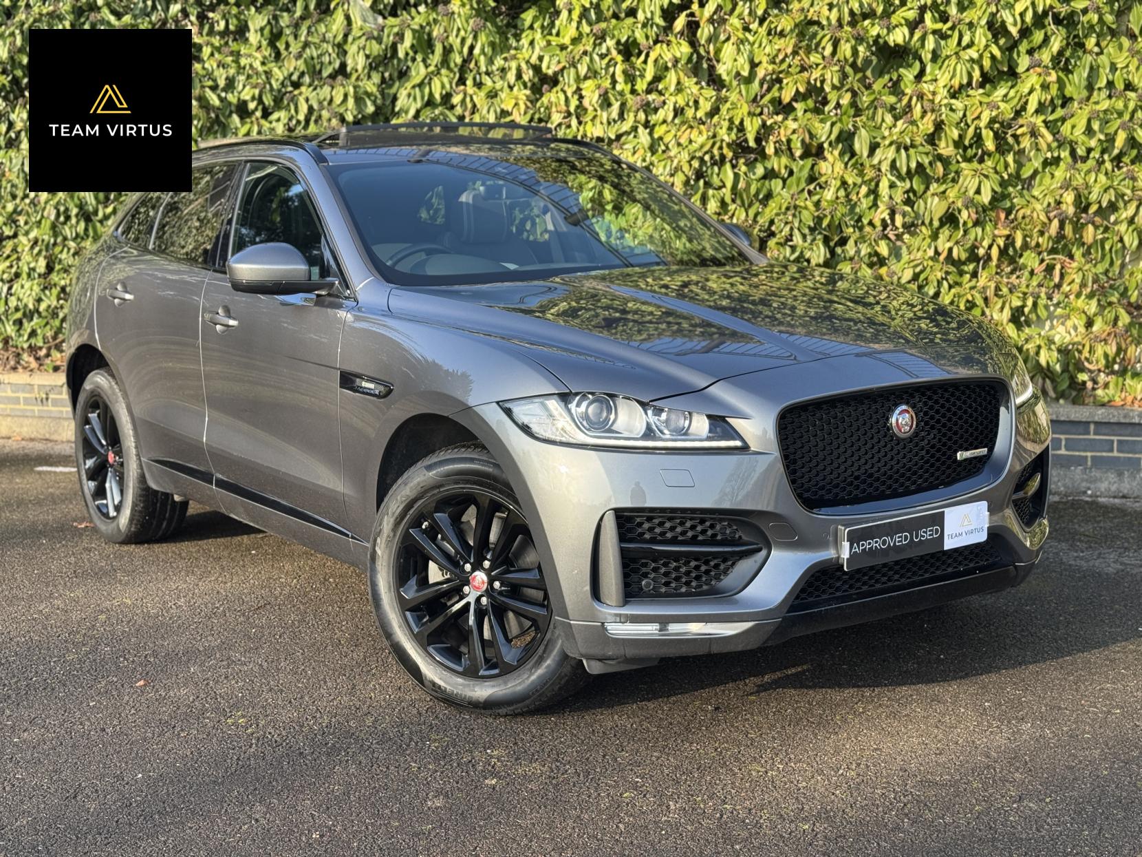 Jaguar F-PACE 2.0 P300 R-Sport SUV 5dr Petrol Auto AWD Euro 6 (s/s) (300 ps)