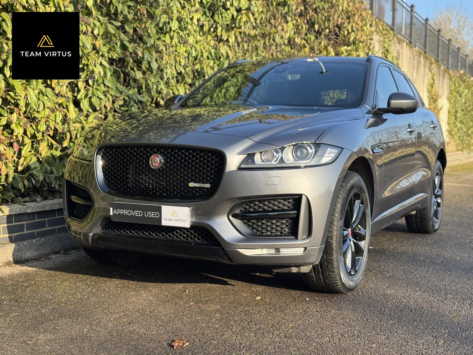 Jaguar F-PACE 2.0 P300 R-Sport SUV 5dr Petrol Auto AWD Euro 6 (s/s) (300 ps)