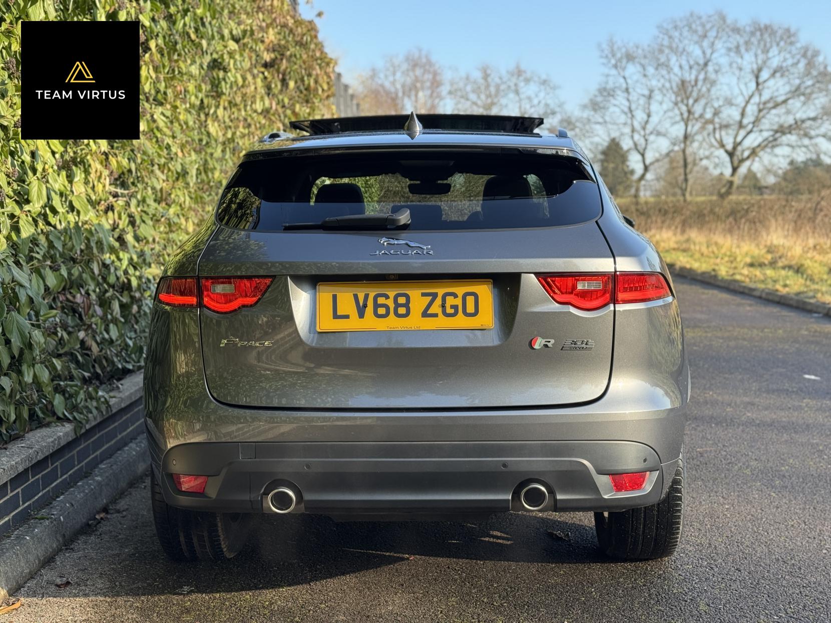 Jaguar F-PACE 2.0 P300 R-Sport SUV 5dr Petrol Auto AWD Euro 6 (s/s) (300 ps)