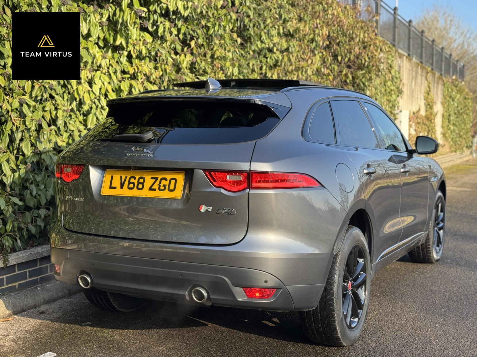 Jaguar F-PACE 2.0 P300 R-Sport SUV 5dr Petrol Auto AWD Euro 6 (s/s) (300 ps)