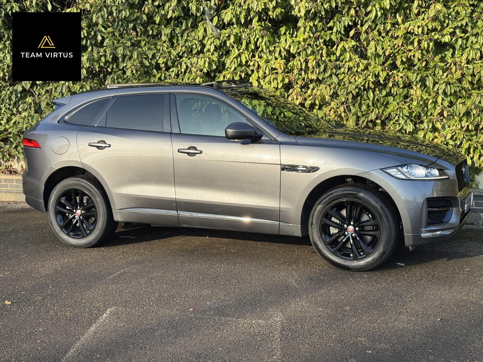 Jaguar F-PACE 2.0 P300 R-Sport SUV 5dr Petrol Auto AWD Euro 6 (s/s) (300 ps)