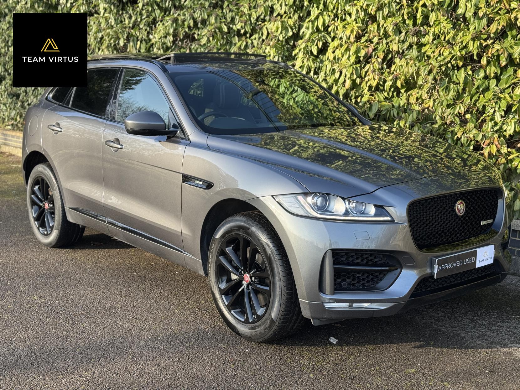 Jaguar F-PACE 2.0 P300 R-Sport SUV 5dr Petrol Auto AWD Euro 6 (s/s) (300 ps)