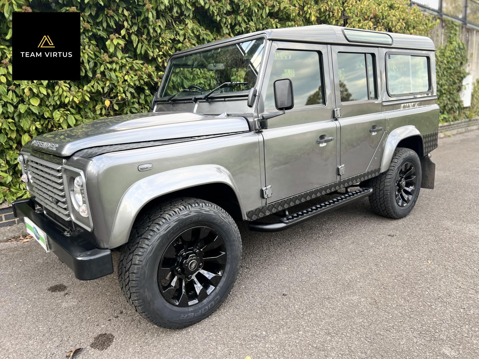 Land Rover Defender 110 2.2 TDCi County SUV Double Cab 5dr Diesel Manual 4WD MWB Euro 5 (122 ps)