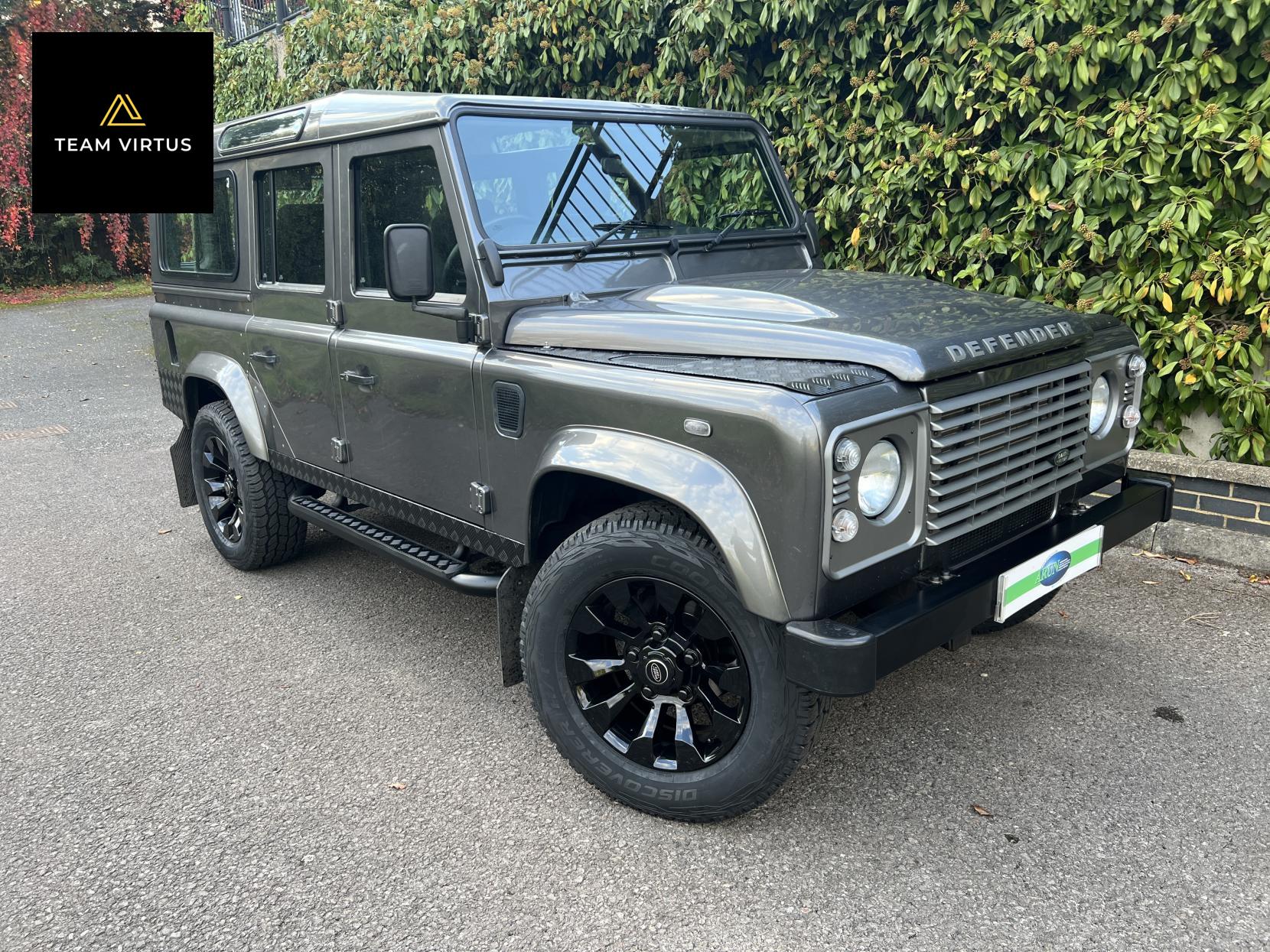 Land Rover Defender 110 2.2 TDCi County SUV Double Cab 5dr Diesel Manual 4WD MWB Euro 5 (122 ps)