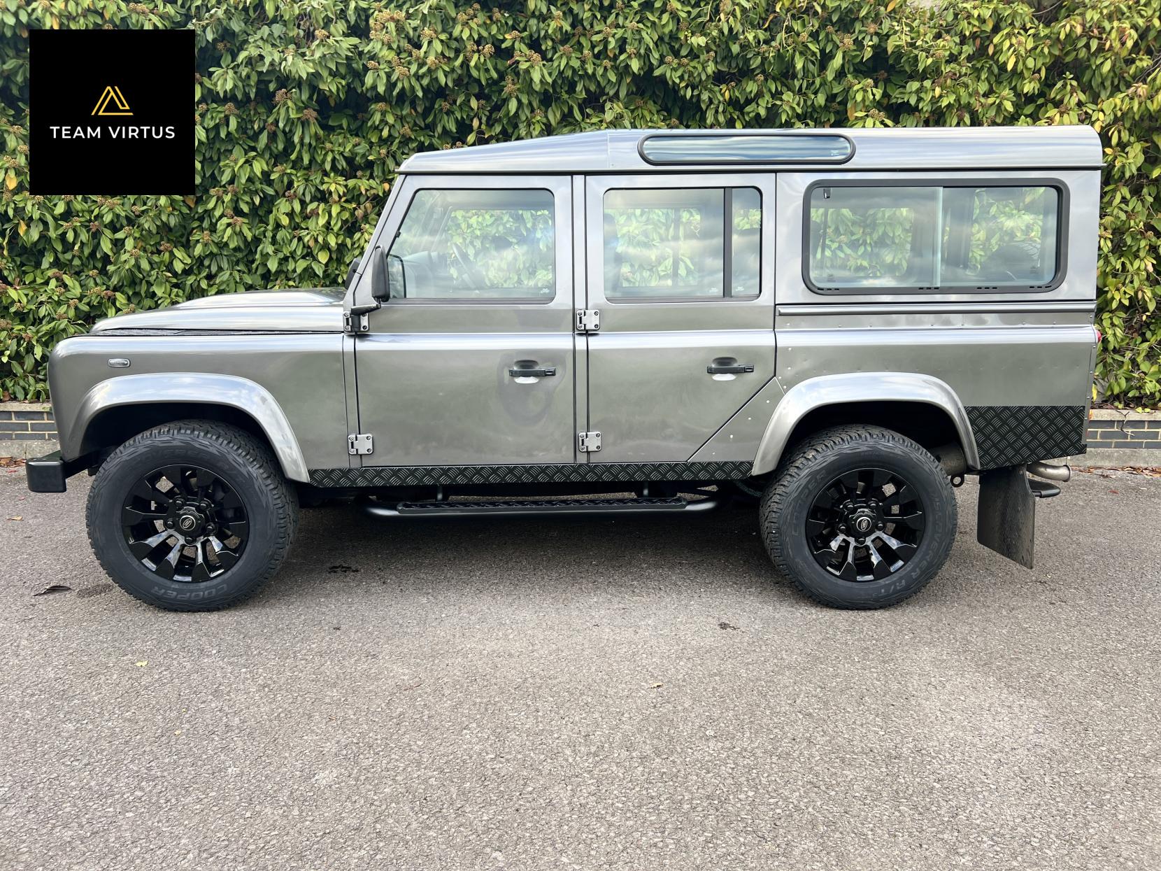 Land Rover Defender 110 2.2 TDCi County SUV Double Cab 5dr Diesel Manual 4WD MWB Euro 5 (122 ps)