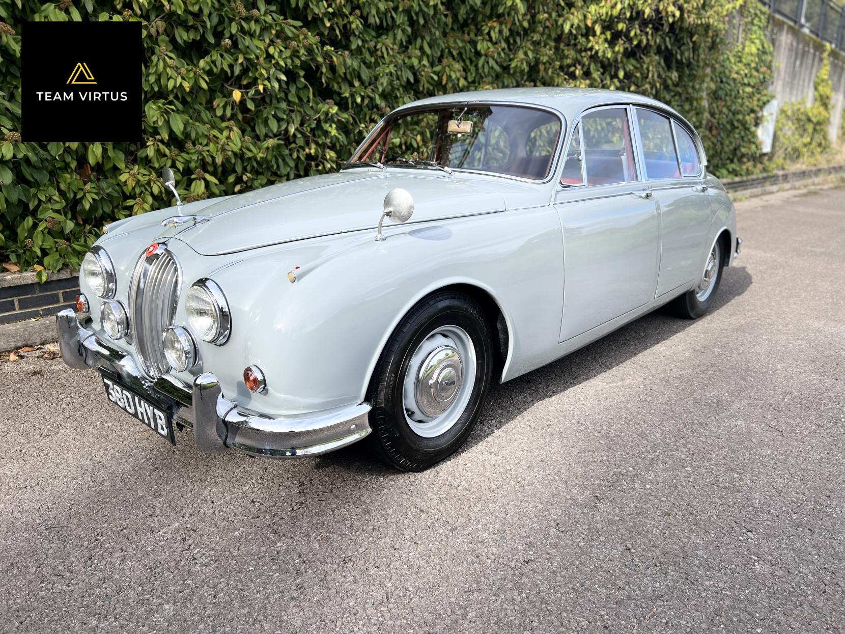 Jaguar Mark II 340