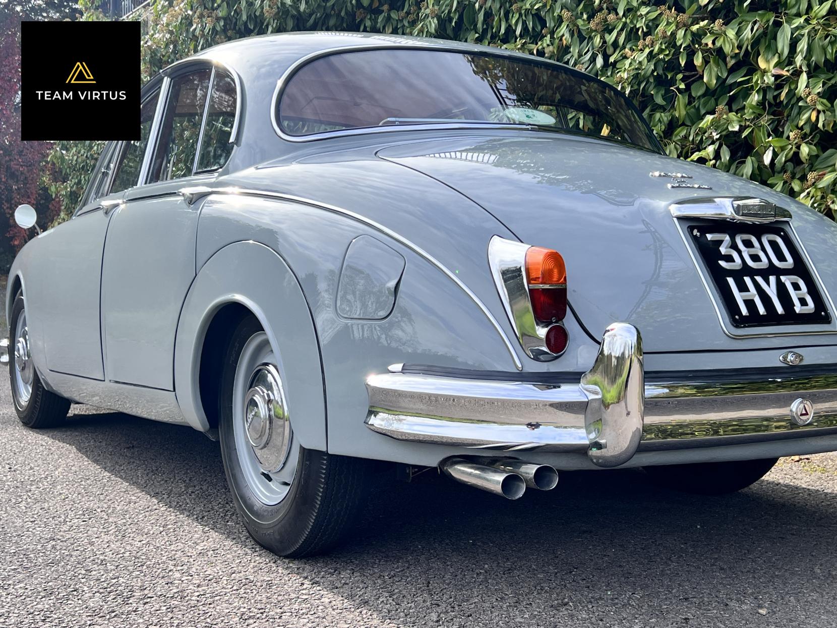 Jaguar Mark II 340