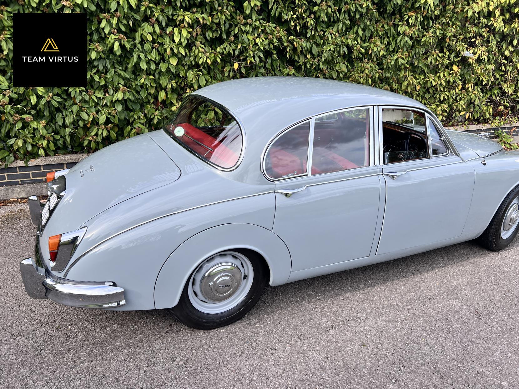 Jaguar Mark II 340