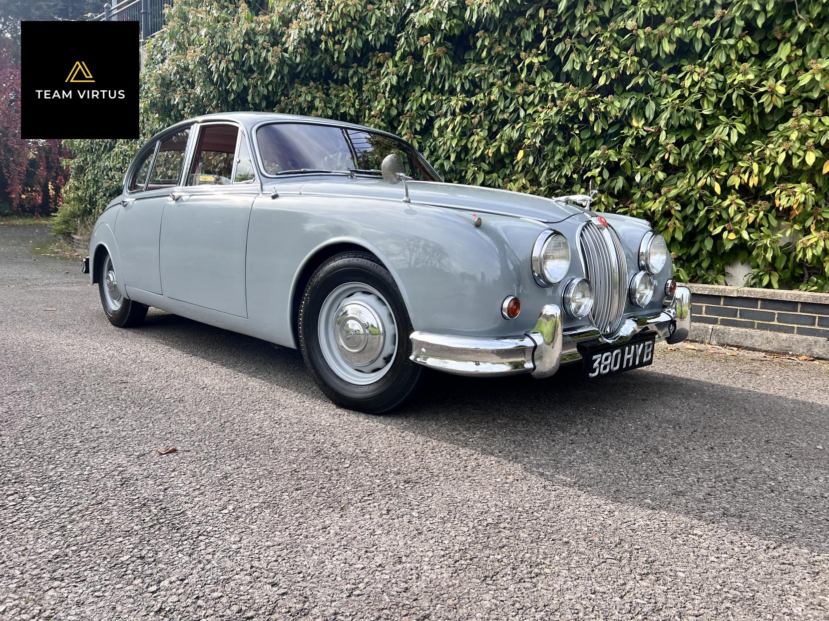 Jaguar Mark II 340