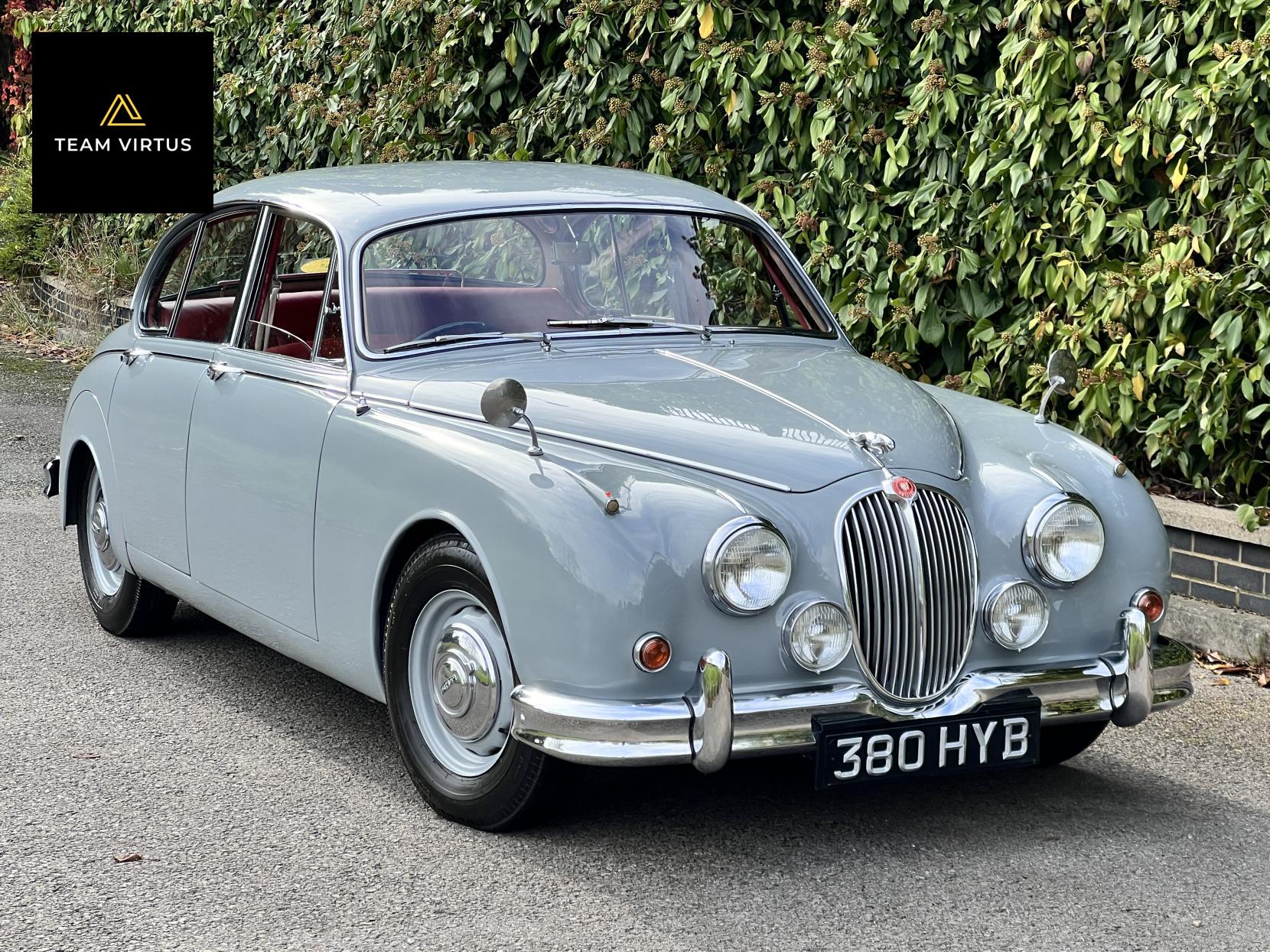 Jaguar Mark II 340