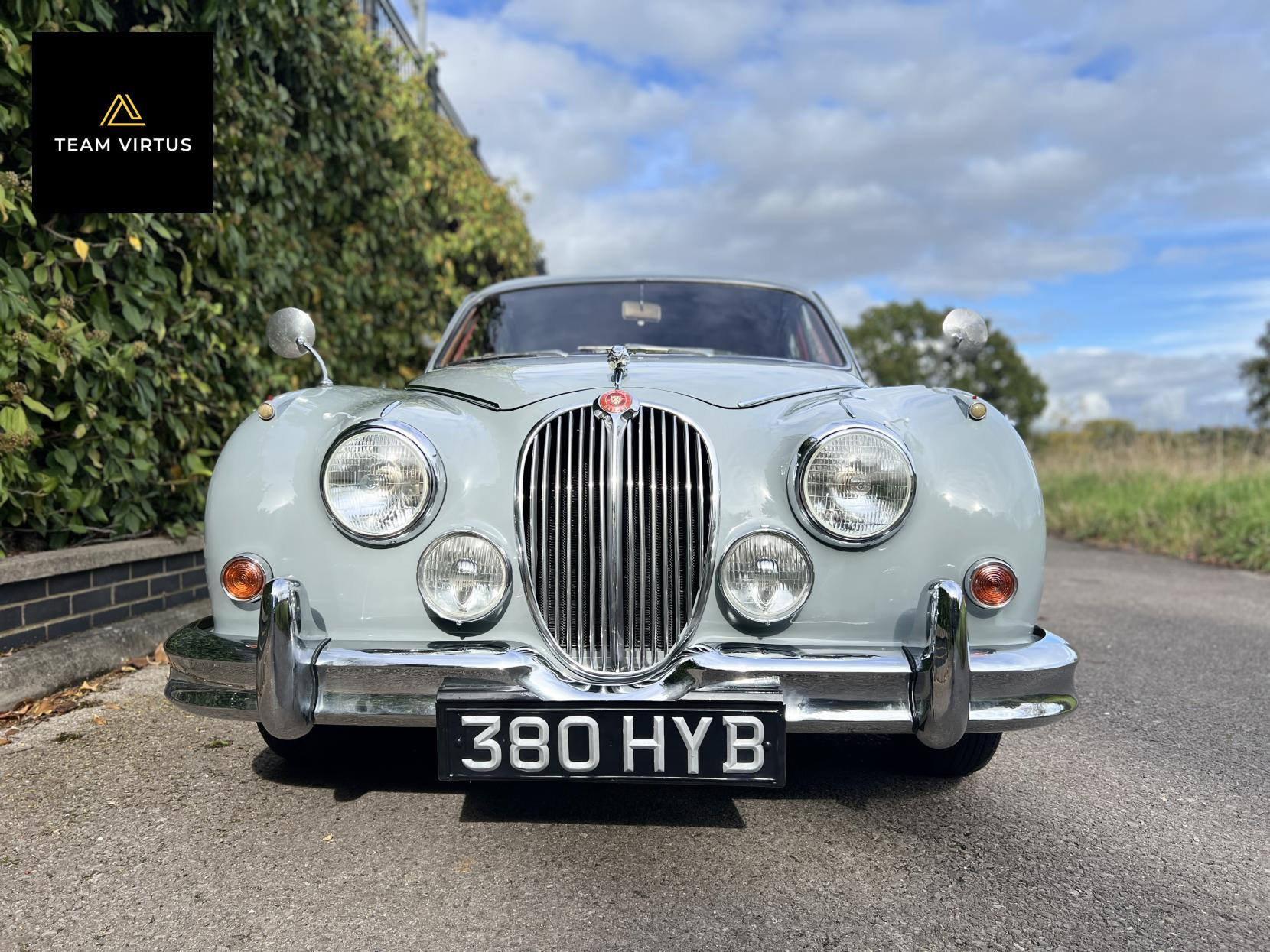 Jaguar Mark II 340