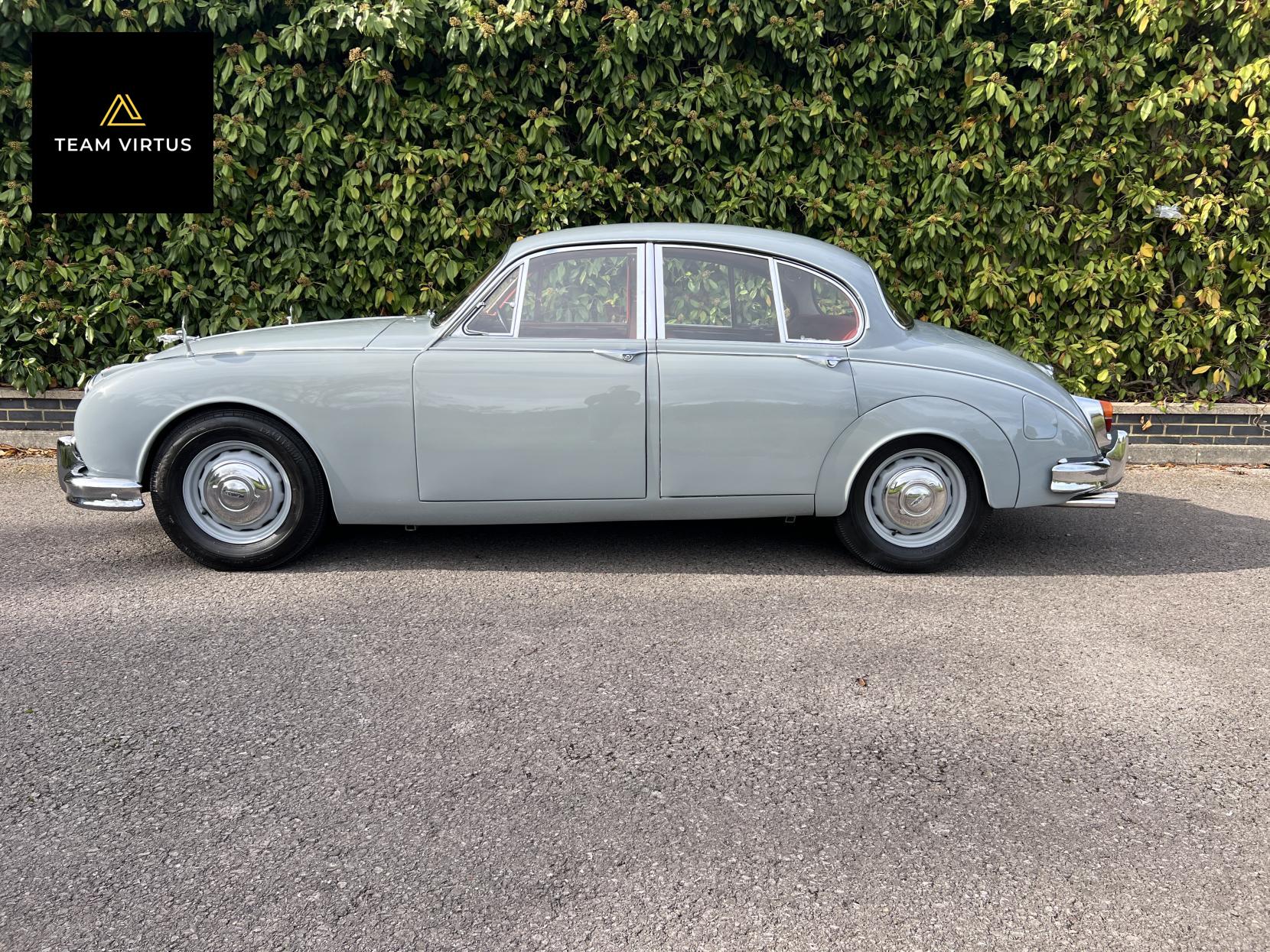 Jaguar Mark II 340