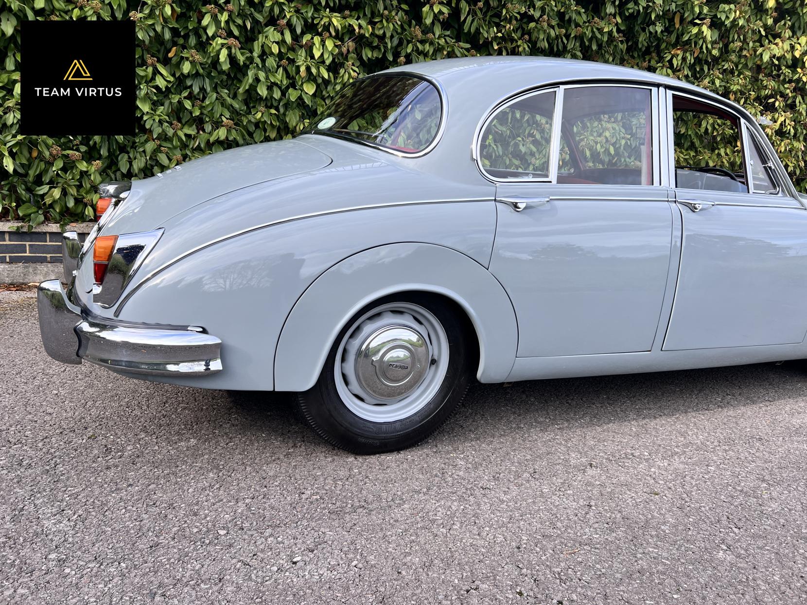 Jaguar Mark II 340