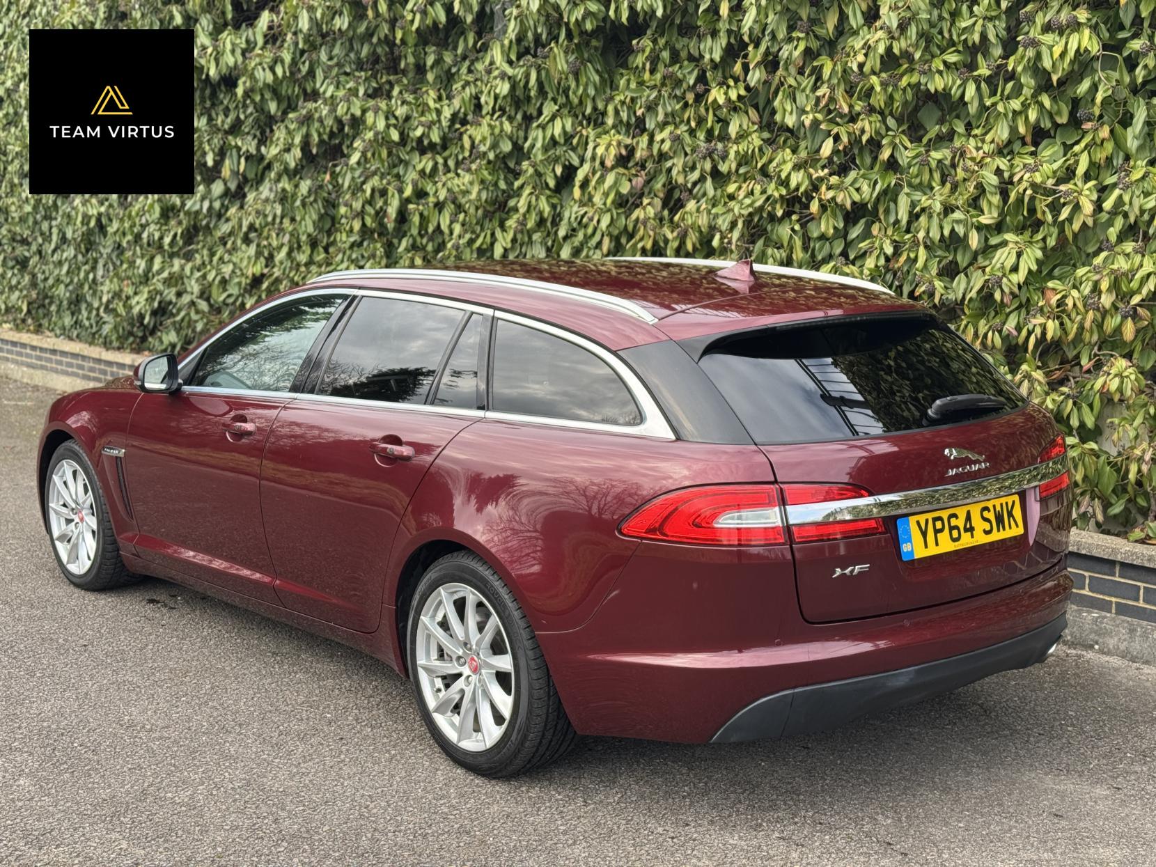 Jaguar XF 2.2d Premium Luxury Sportbrake 5dr Diesel Auto Euro 5 (s/s) (200 ps)