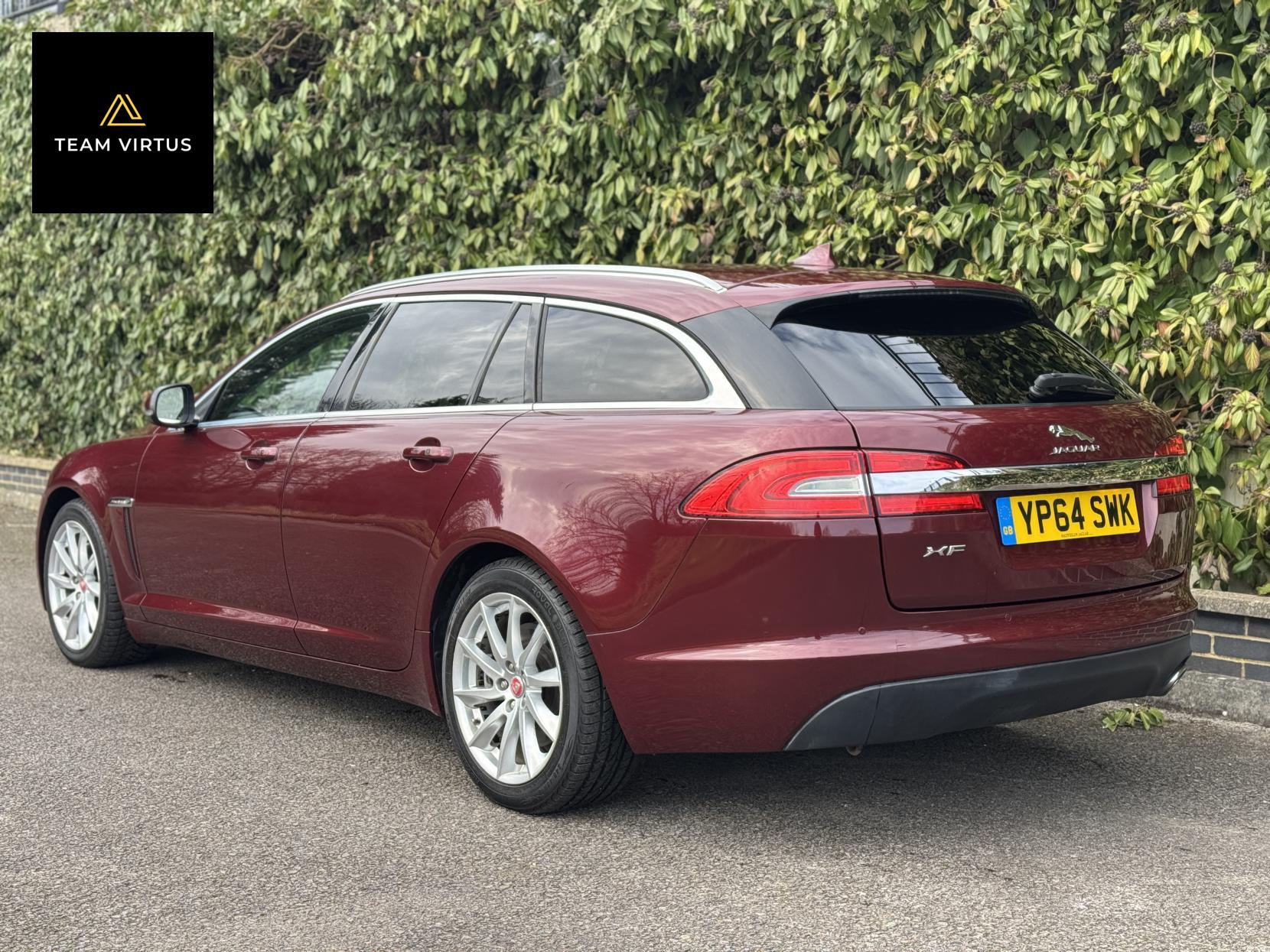 Jaguar XF 2.2d Premium Luxury Sportbrake 5dr Diesel Auto Euro 5 (s/s) (200 ps)