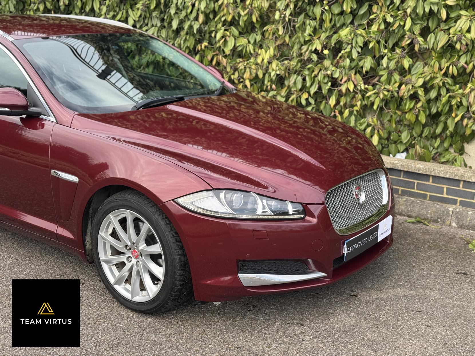 Jaguar XF 2.2d Premium Luxury Sportbrake 5dr Diesel Auto Euro 5 (s/s) (200 ps)