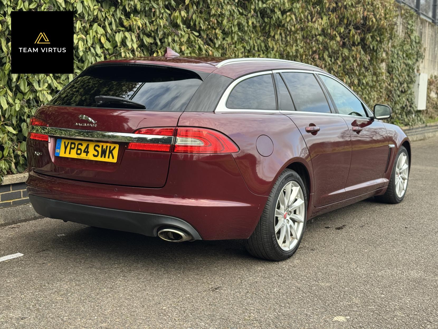 Jaguar XF 2.2d Premium Luxury Sportbrake 5dr Diesel Auto Euro 5 (s/s) (200 ps)