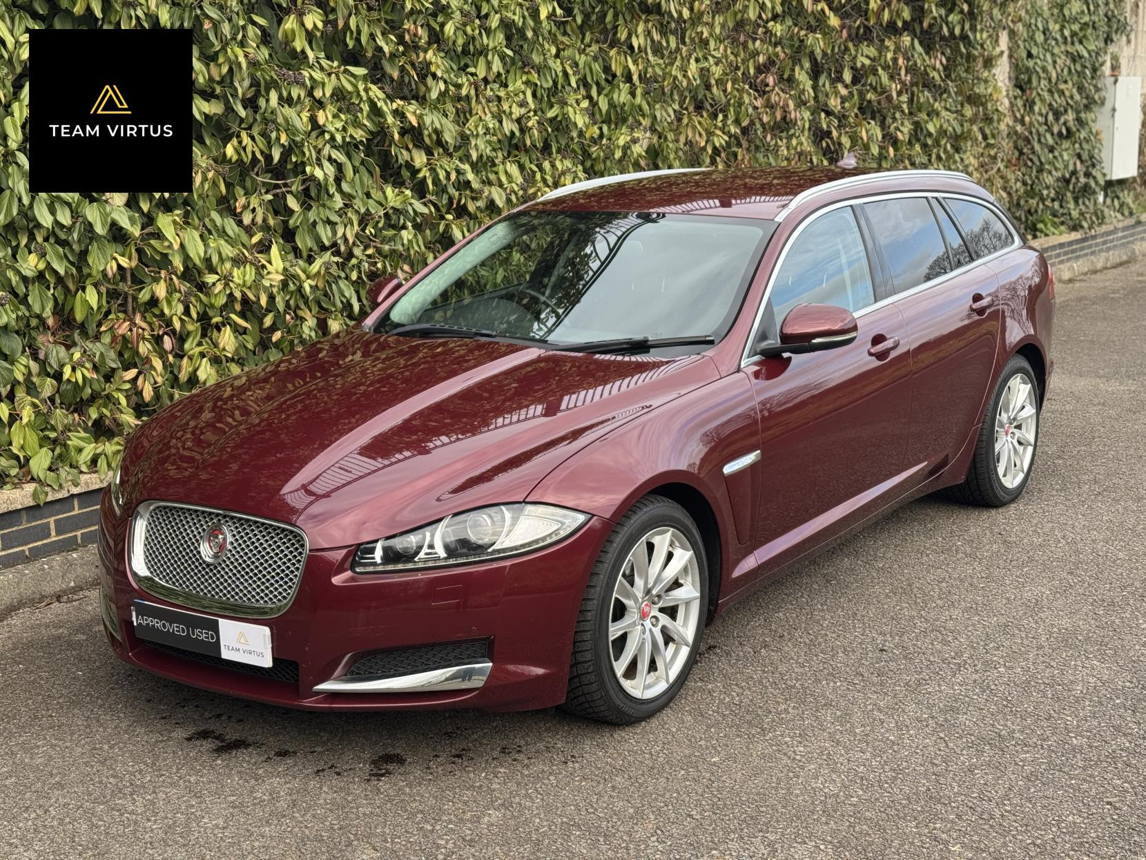 Jaguar XF 2.2d Premium Luxury Sportbrake 5dr Diesel Auto Euro 5 (s/s) (200 ps)