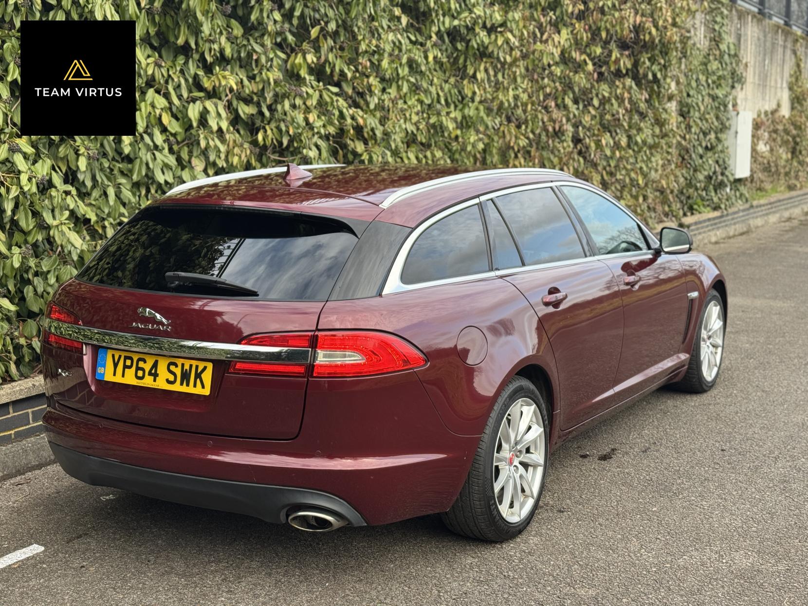 Jaguar XF 2.2d Premium Luxury Sportbrake 5dr Diesel Auto Euro 5 (s/s) (200 ps)