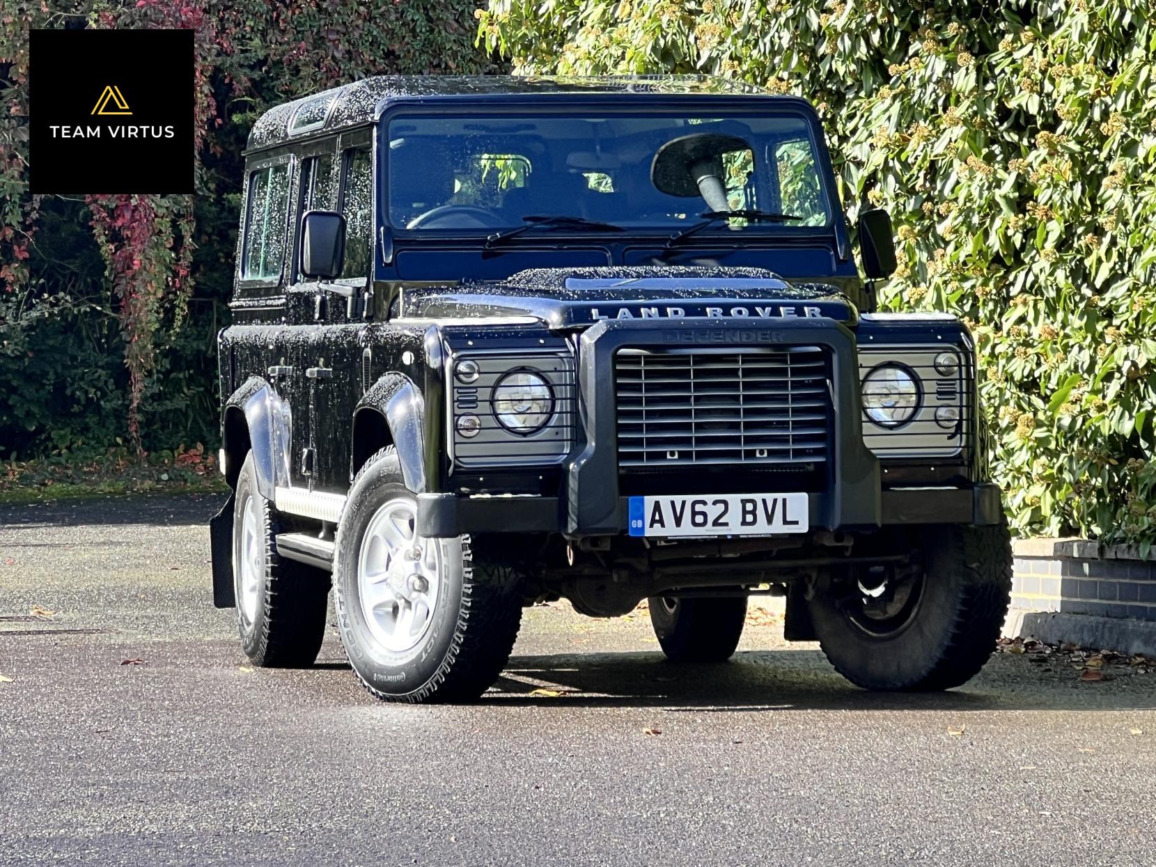 Land Rover Defender 110 2.2 TDCi XS SUV Double Cab 5dr Diesel Manual 4WD MWB Euro 5 (122 ps)