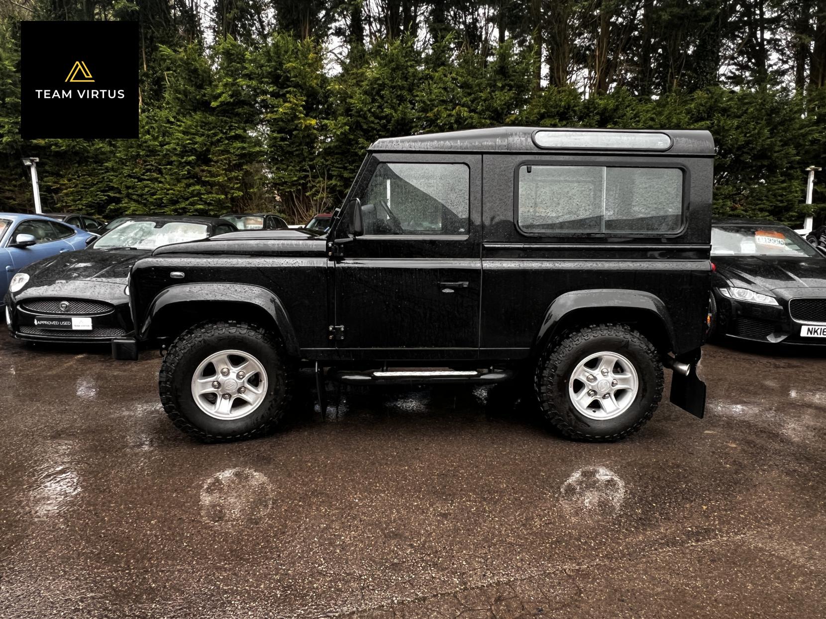 Land Rover Defender 90 2.2 TDCi XS Hard Top SUV 3dr Diesel Manual 4WD SWB Euro 5 (122 ps)