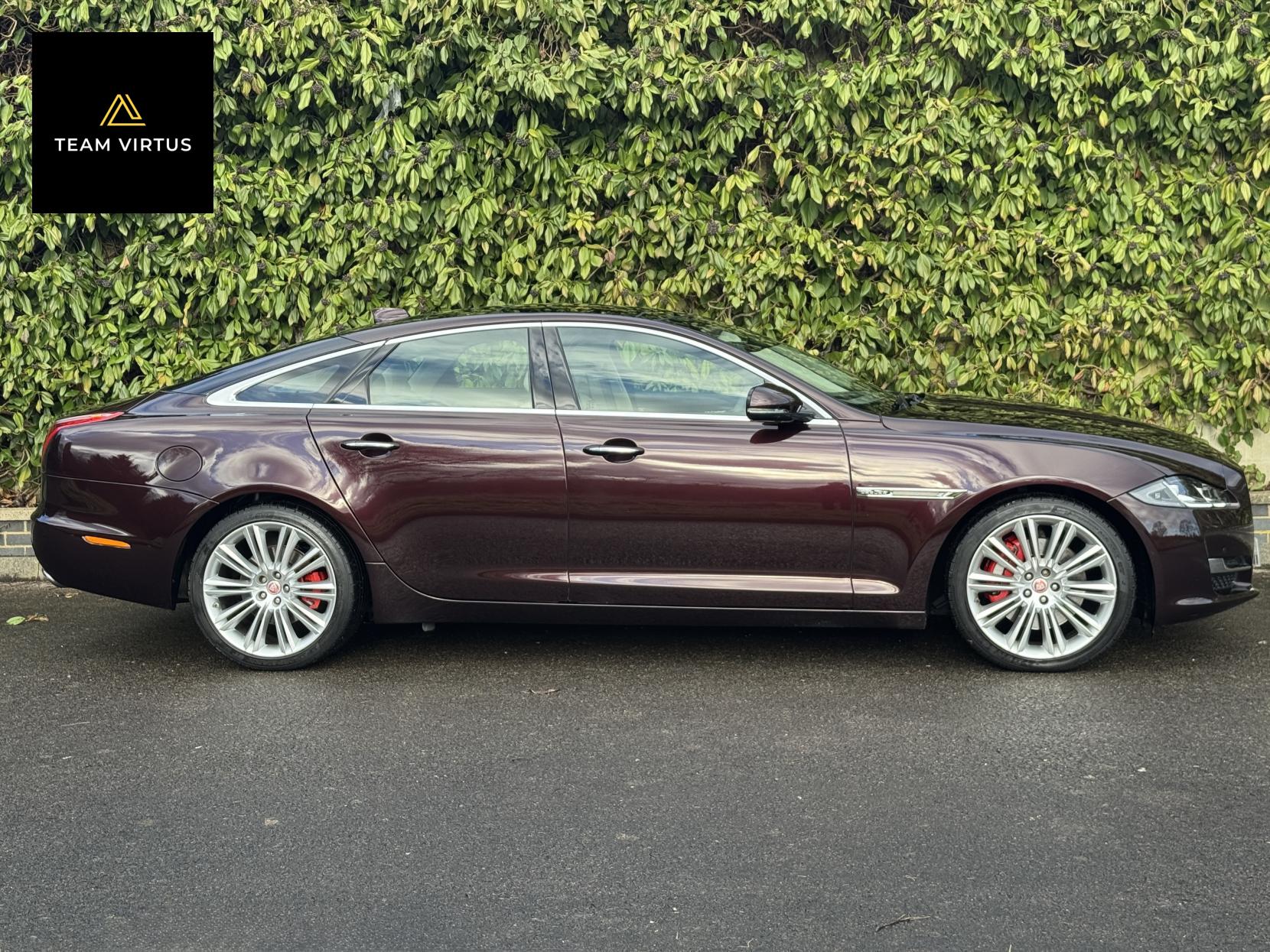 Jaguar XJ 3.0d V6 Portfolio Saloon 4dr Diesel Auto Euro 6 (s/s) (300 ps)