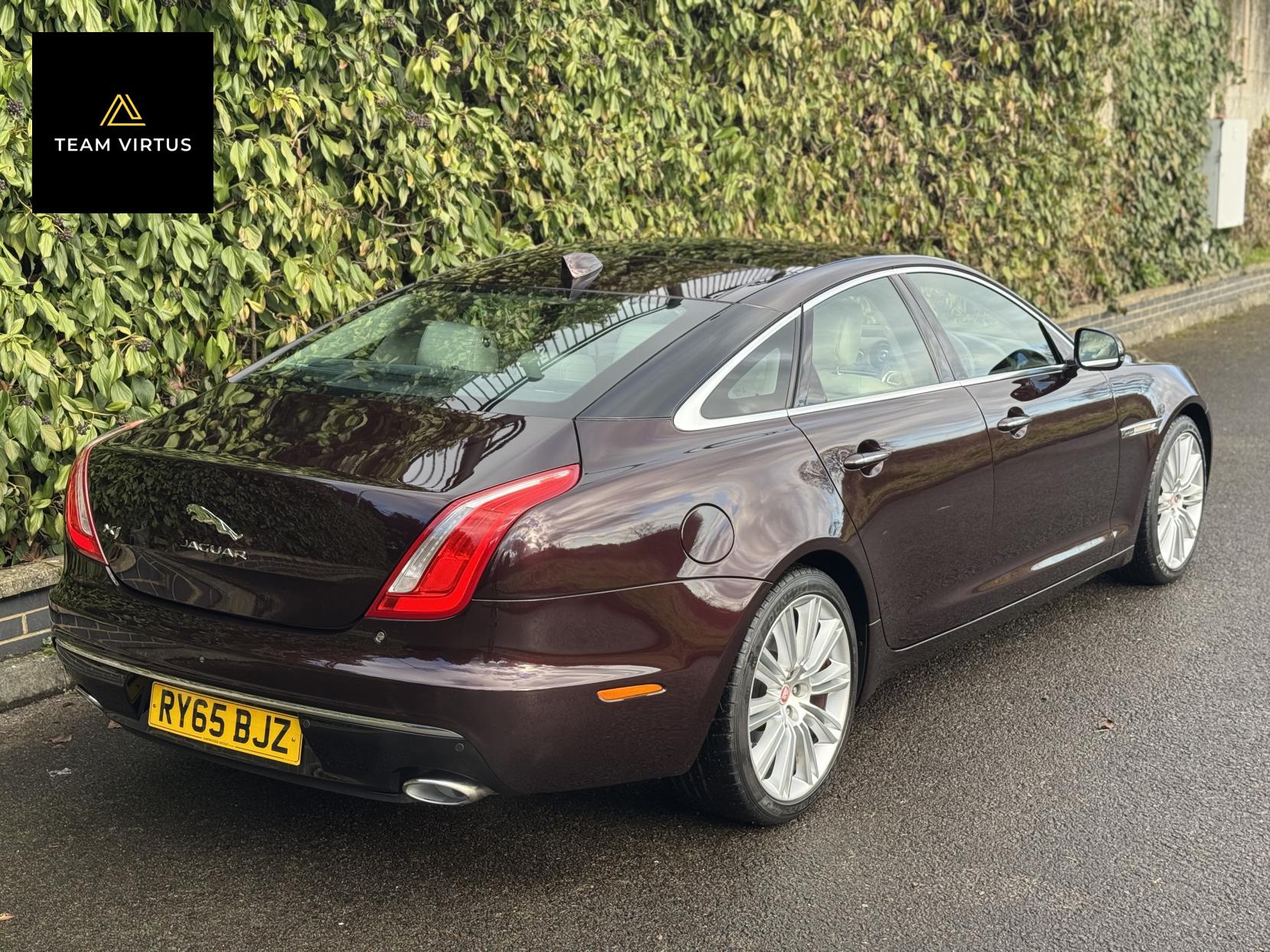 Jaguar XJ 3.0d V6 Portfolio Saloon 4dr Diesel Auto Euro 6 (s/s) (300 ps)